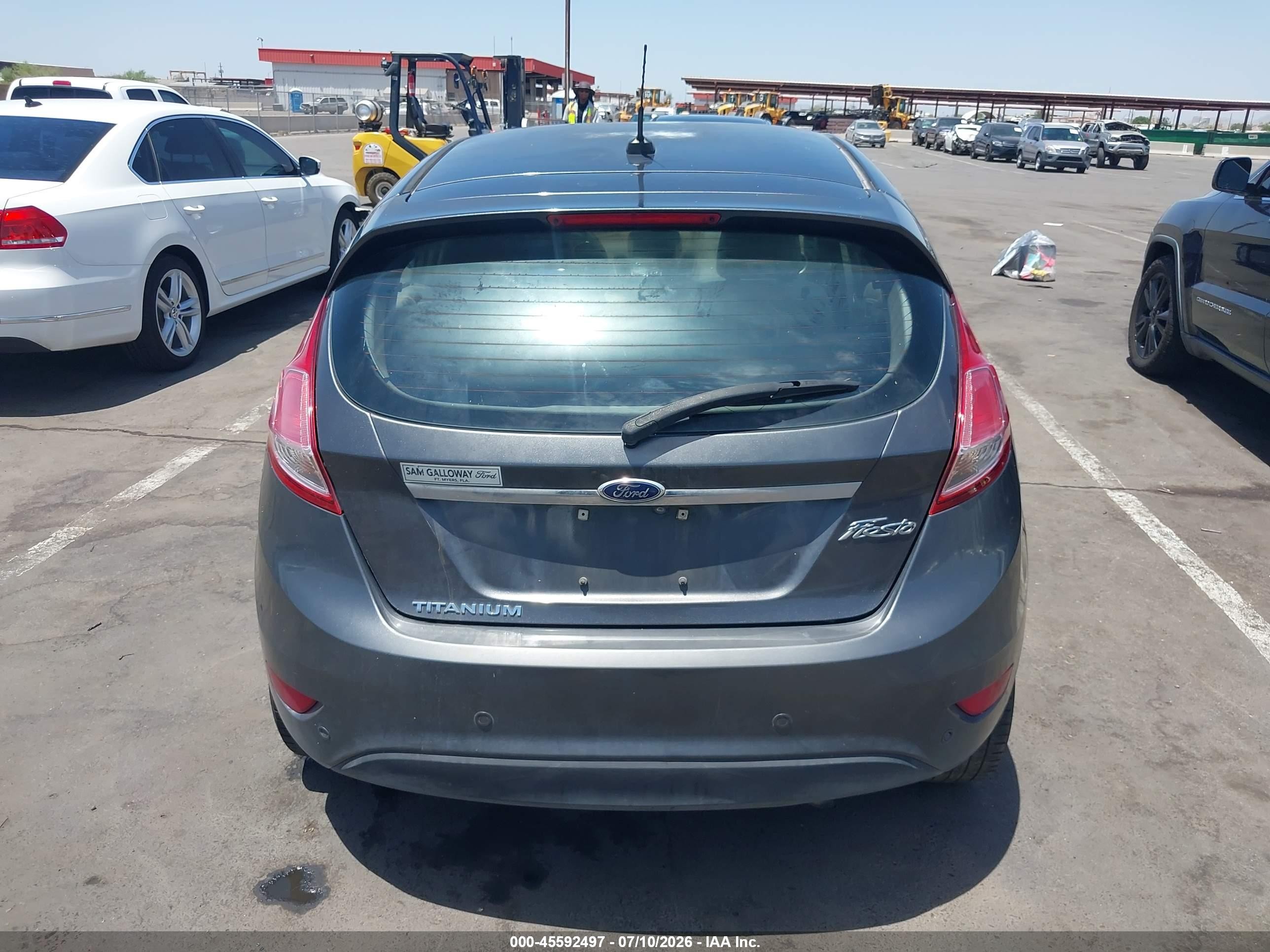 2015 Ford Fiesta Titanium Серый vin: 3FADP4FJ5FM110297