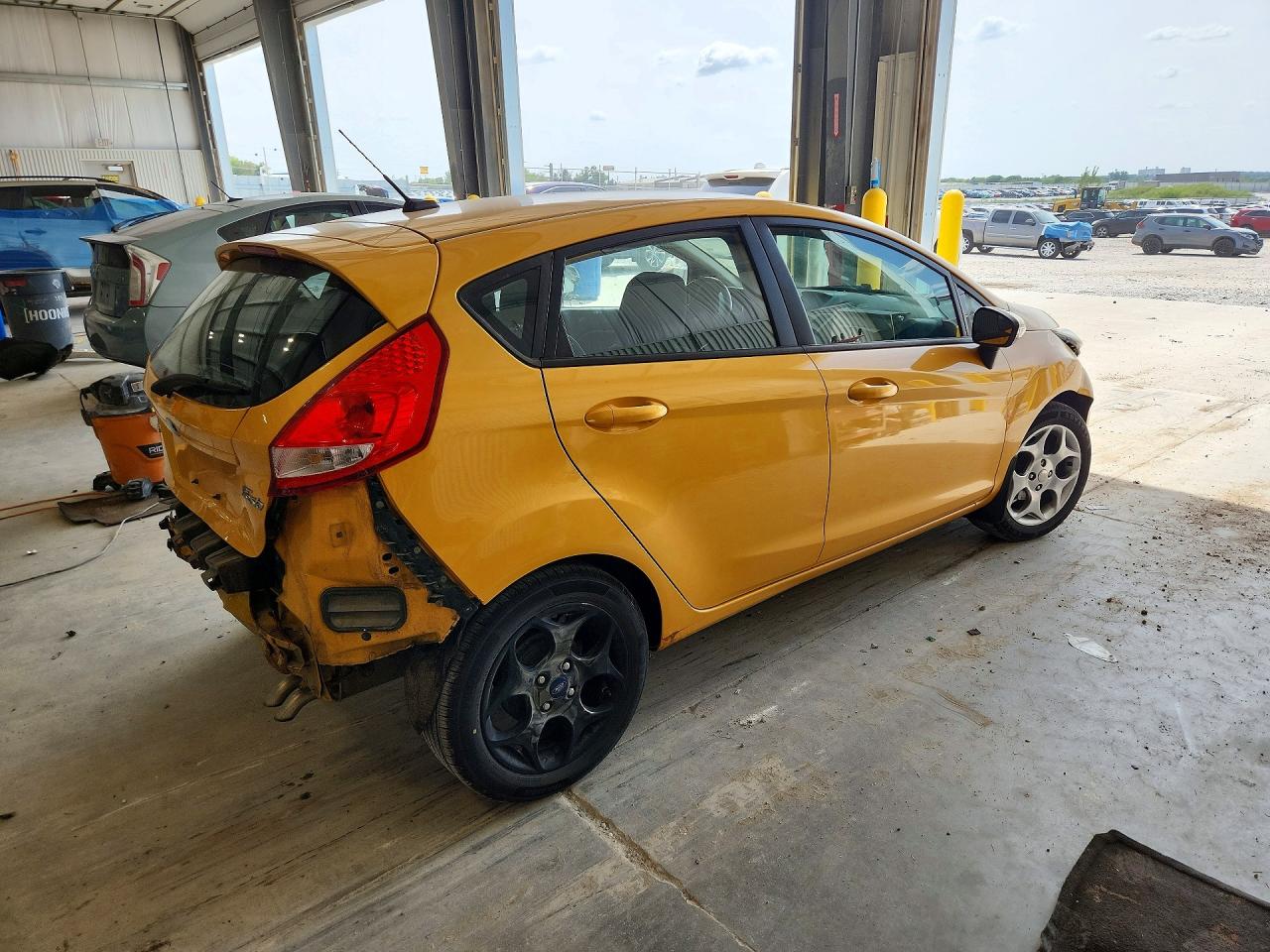 2011 Ford Fiesta Ses Yellow vin: 3FADP4FJ6BM114143