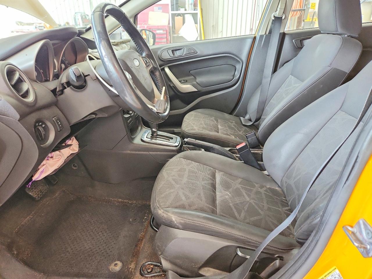 2011 Ford Fiesta Ses Yellow vin: 3FADP4FJ6BM114143