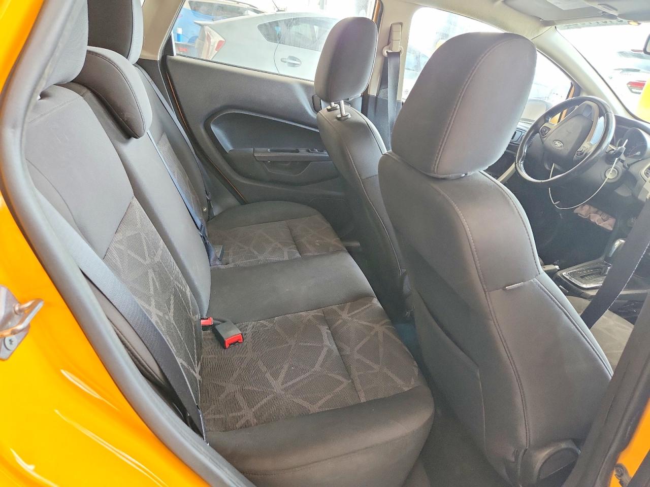 2011 Ford Fiesta Ses Yellow vin: 3FADP4FJ6BM114143