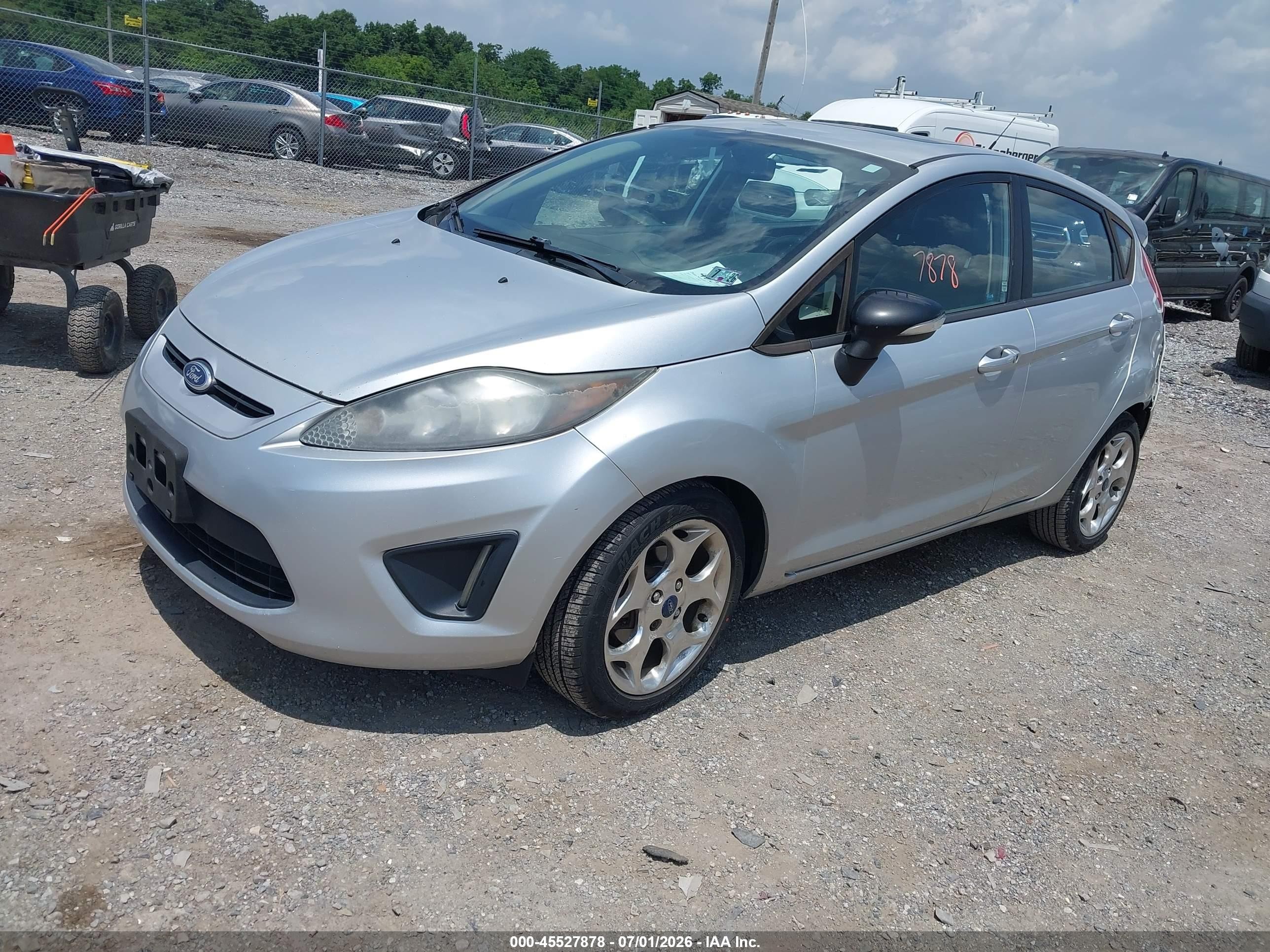 2013 Ford Fiesta Titanium Silver vin: 3FADP4FJ9DM213459