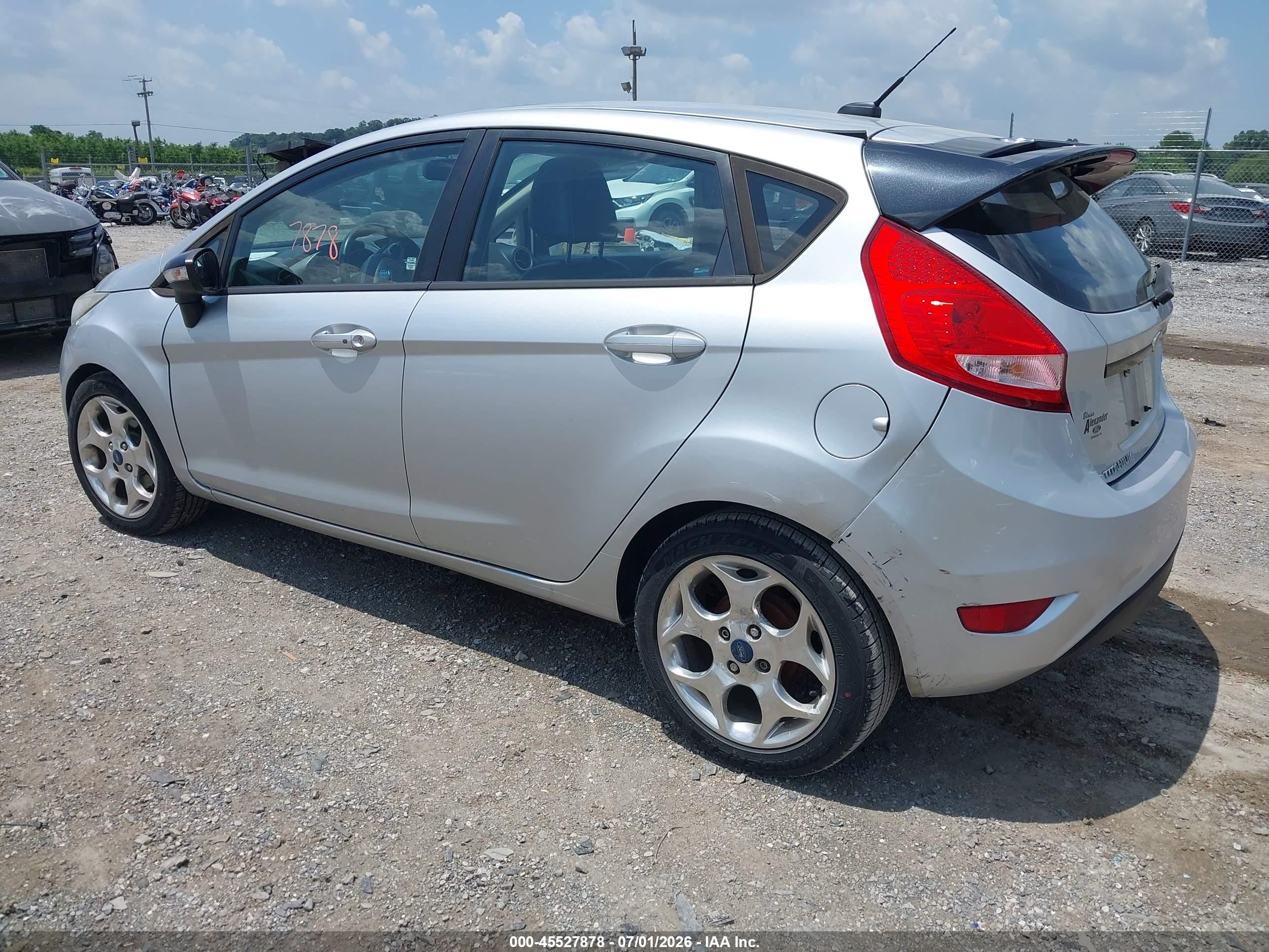 2013 Ford Fiesta Titanium Silver vin: 3FADP4FJ9DM213459