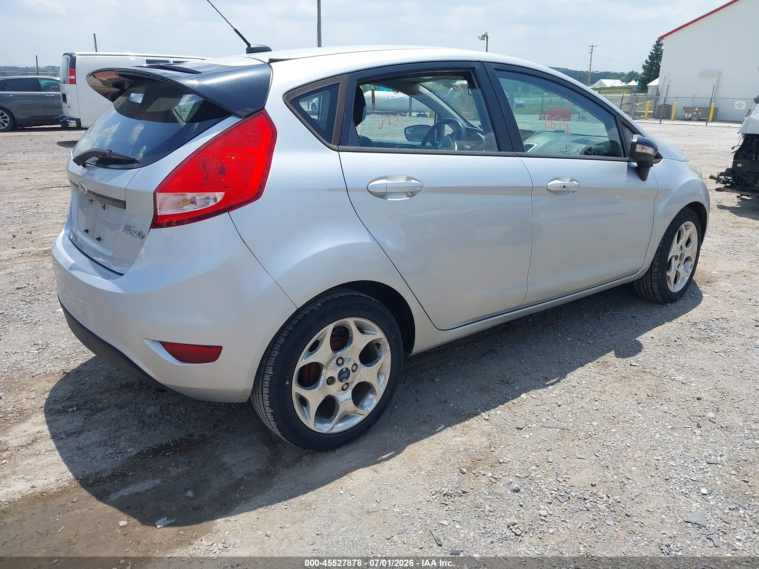 2013 Ford Fiesta Titanium Silver vin: 3FADP4FJ9DM213459