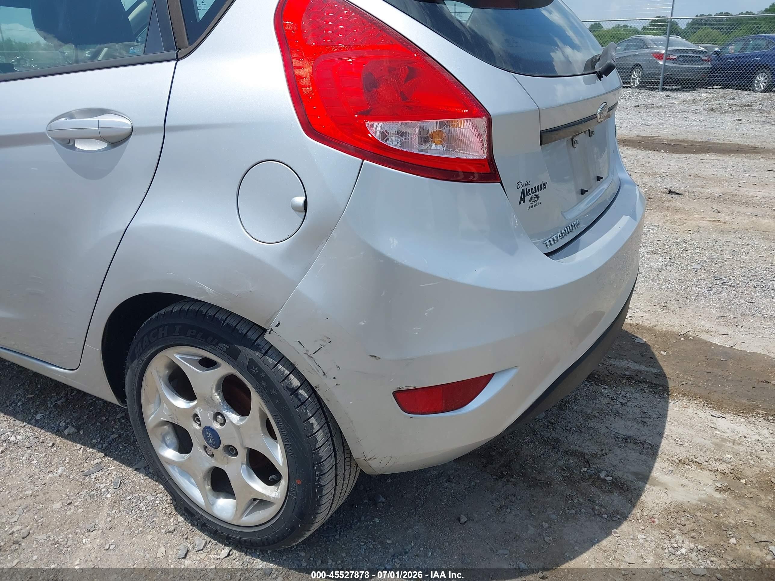 2013 Ford Fiesta Titanium Silver vin: 3FADP4FJ9DM213459