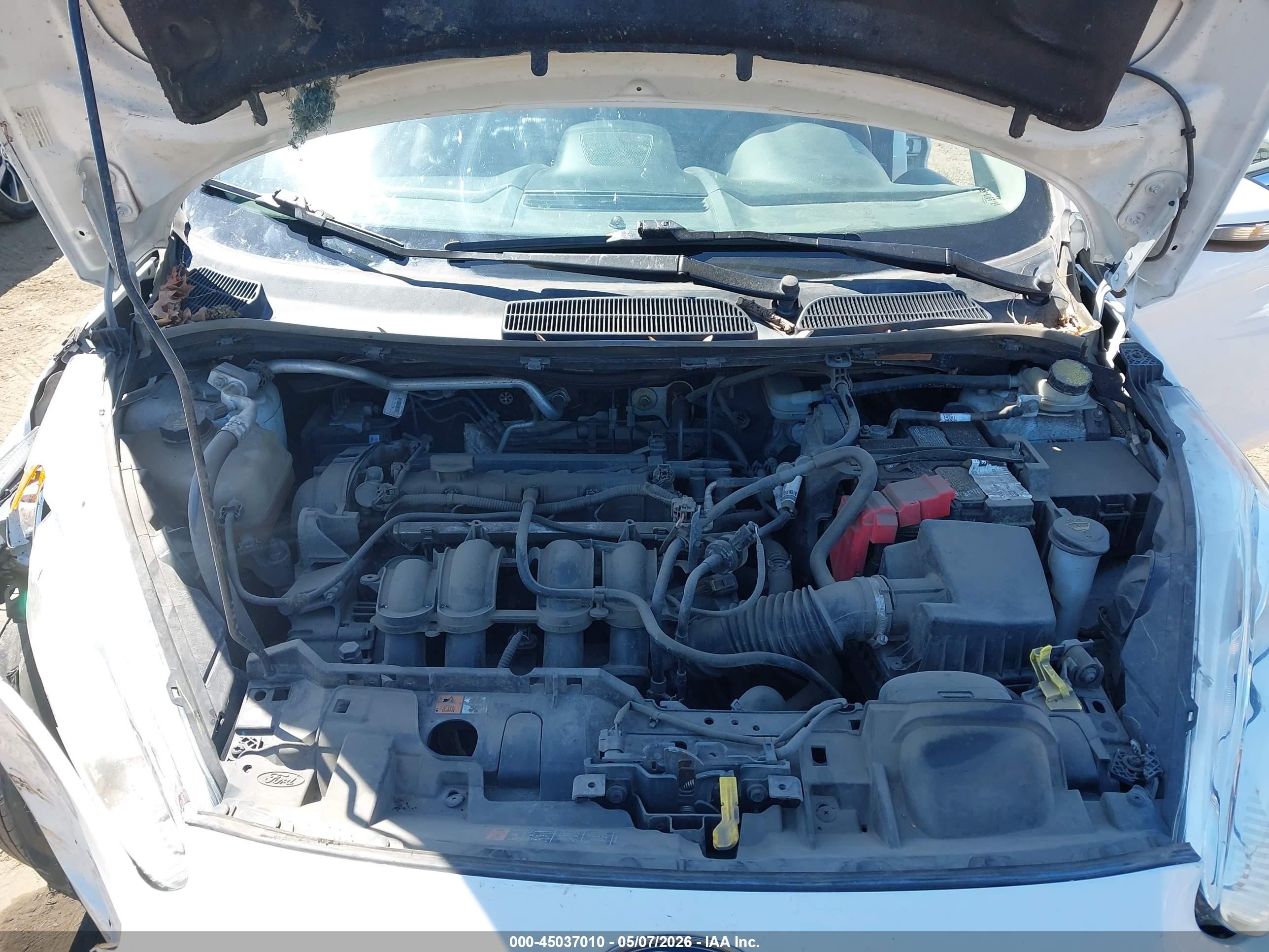 2015 Ford Fiesta Titanium White vin: 3FADP4FJ9FM205638