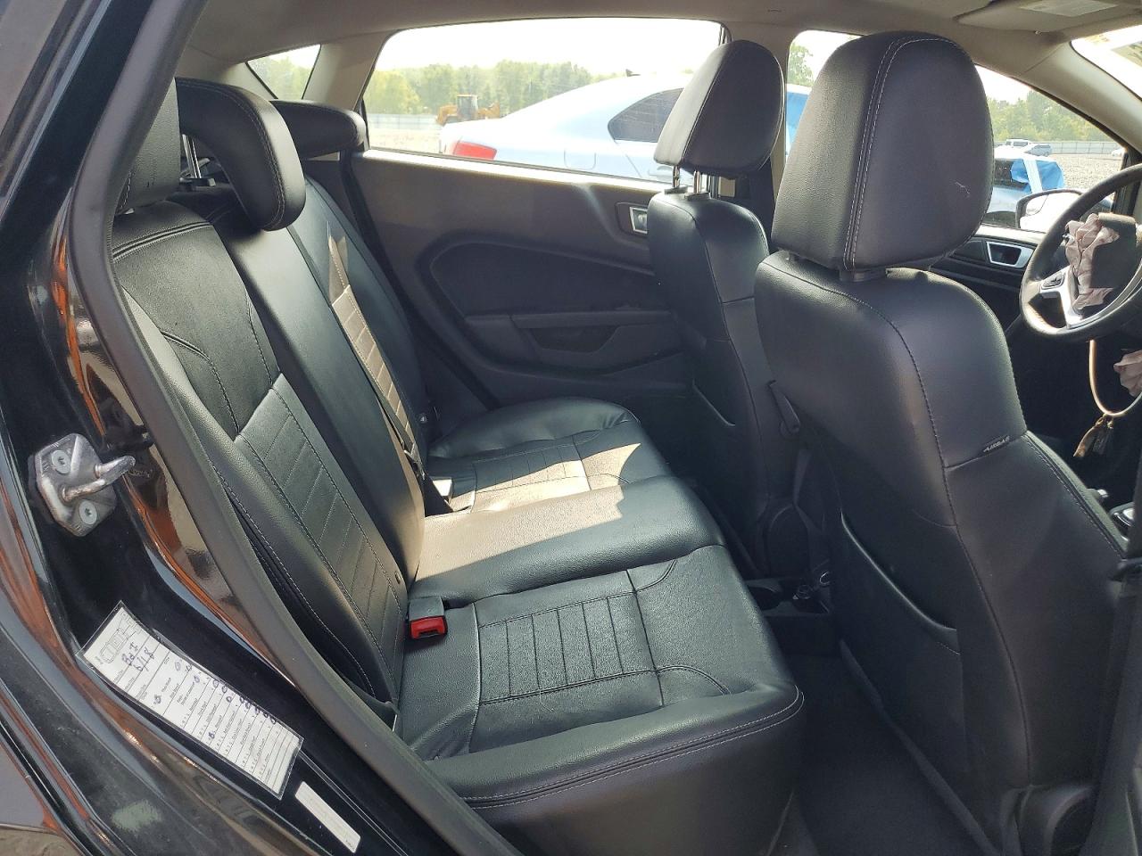 2015 Ford Fiesta Titanium Черный vin: 3FADP4FJXFM205633