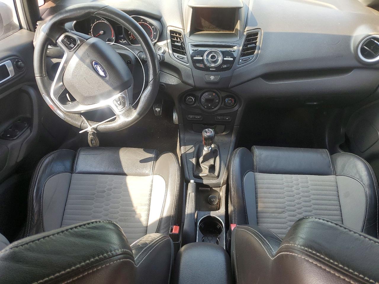 2015 Ford Fiesta St Silver vin: 3FADP4GX1FM202929