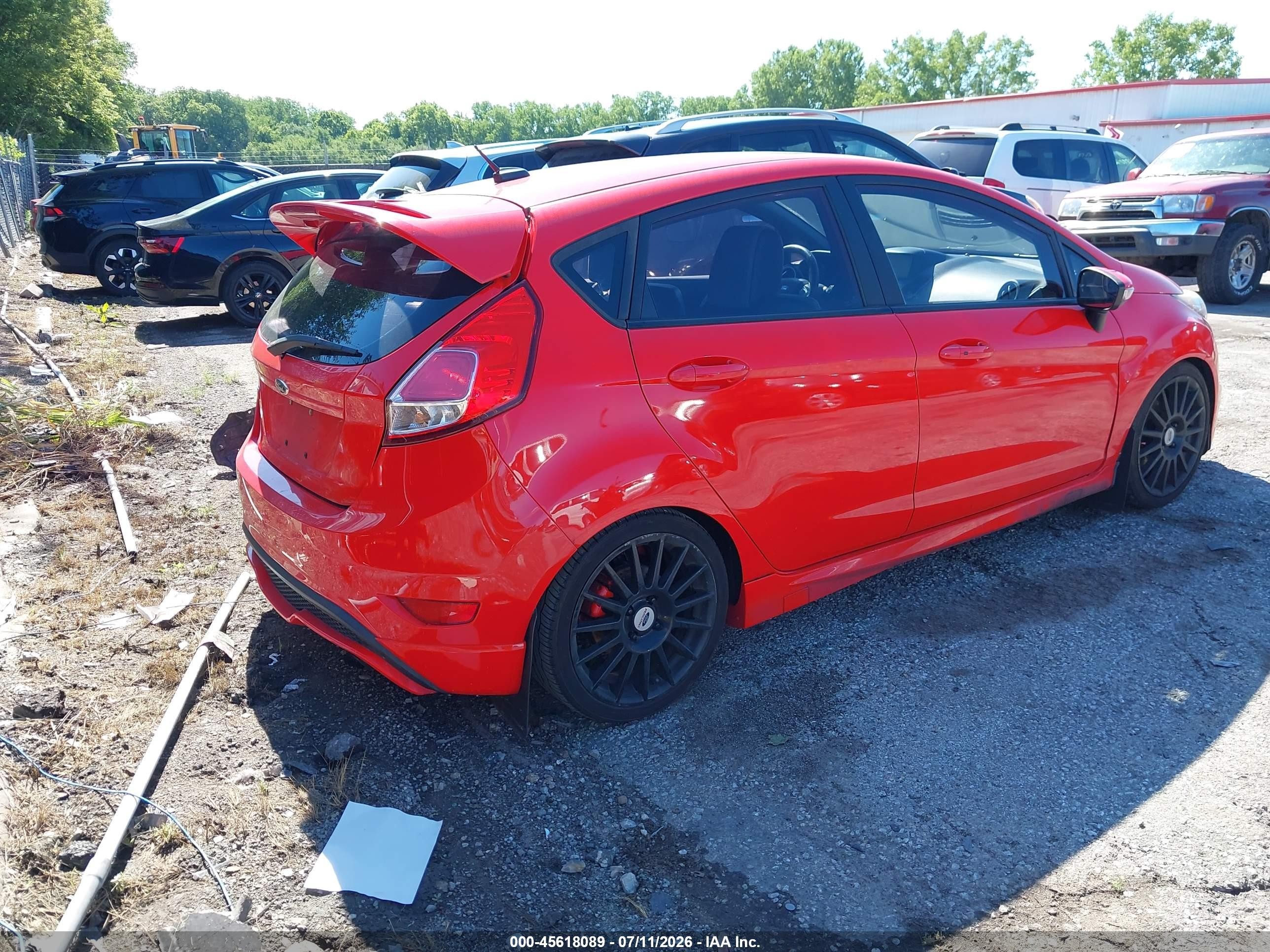 2015 Ford Fiesta St Красный vin: 3FADP4GX2FM213440