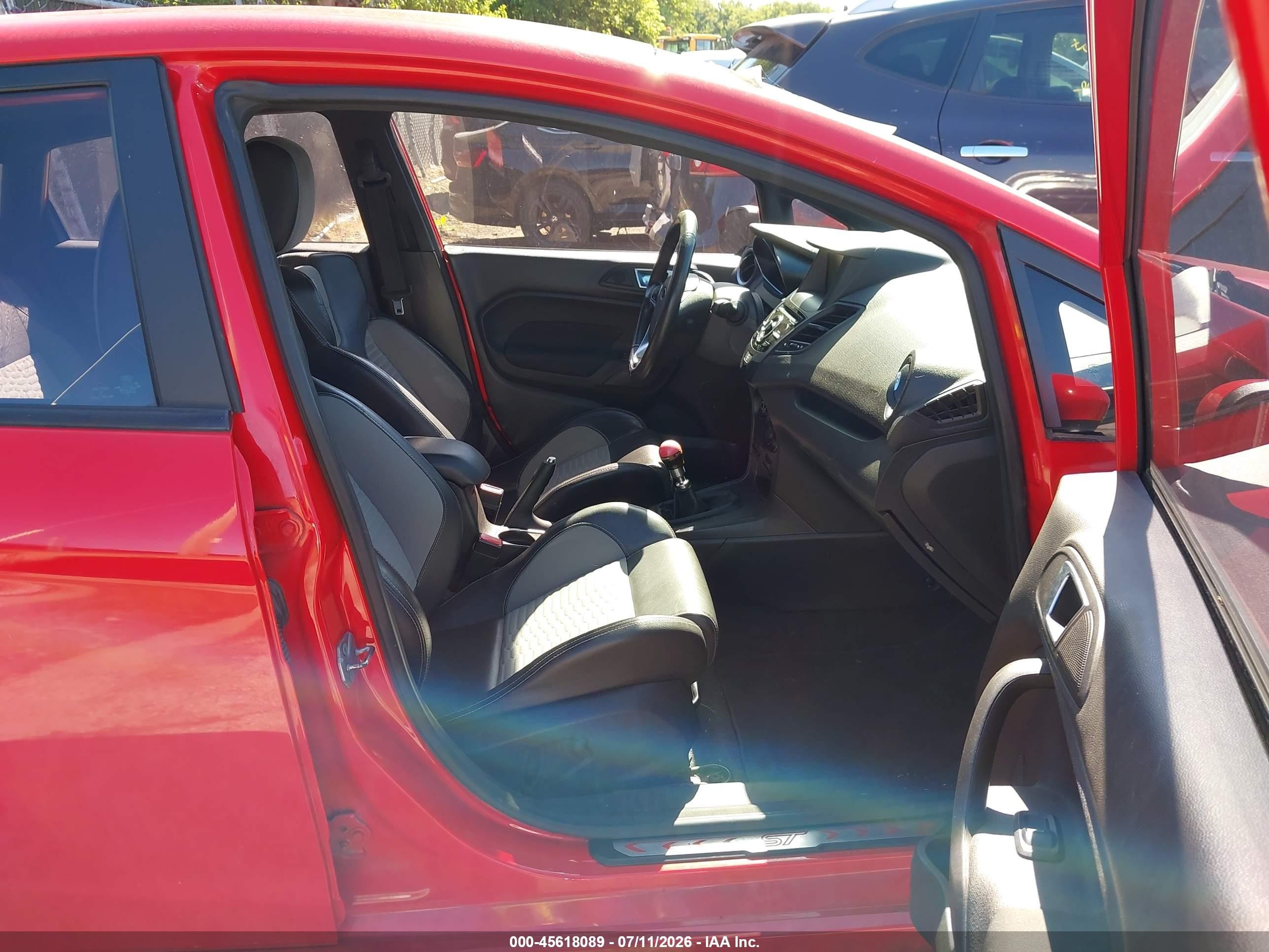 2015 Ford Fiesta St Красный vin: 3FADP4GX2FM213440