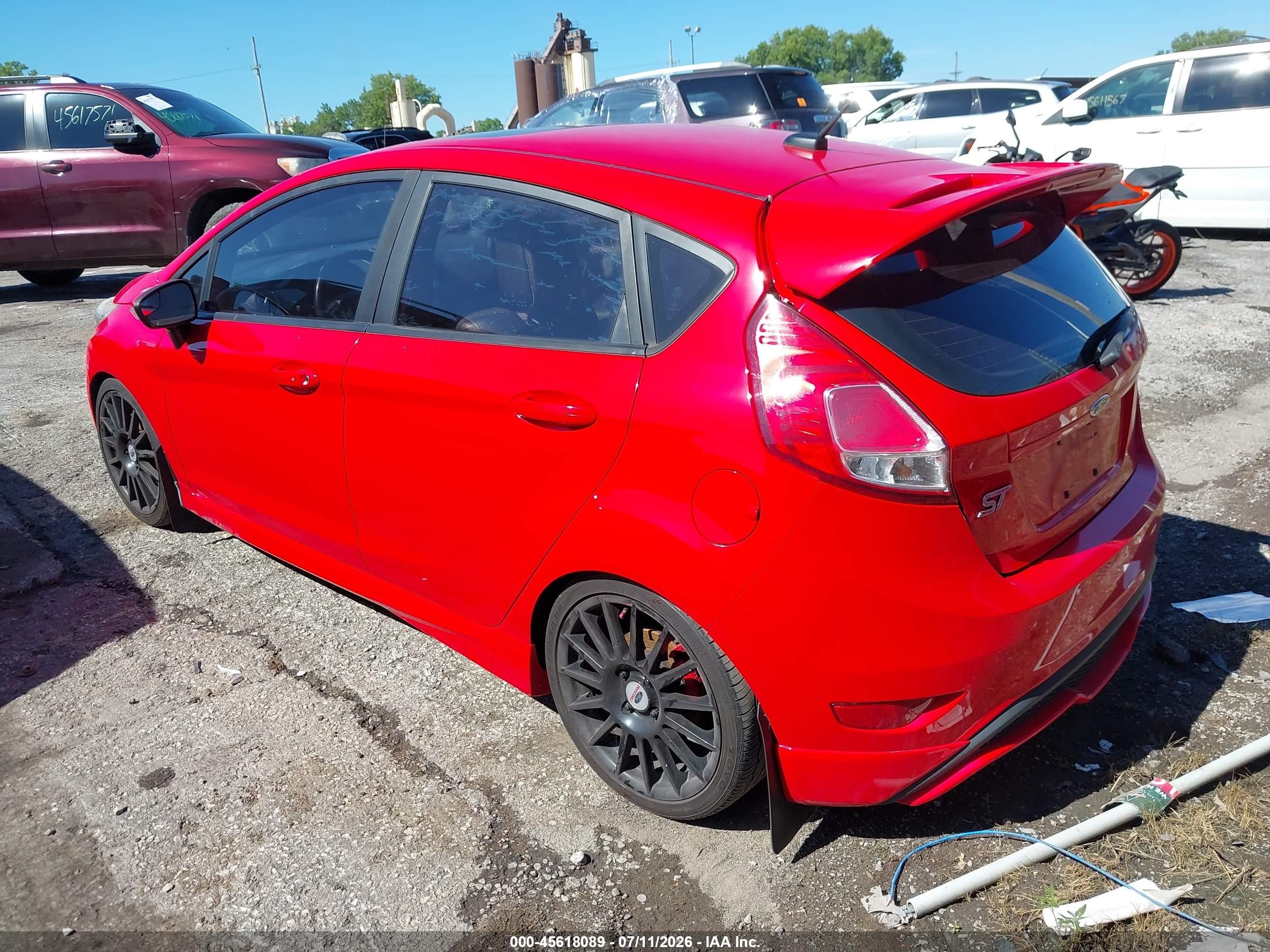 2015 Ford Fiesta St Красный vin: 3FADP4GX2FM213440