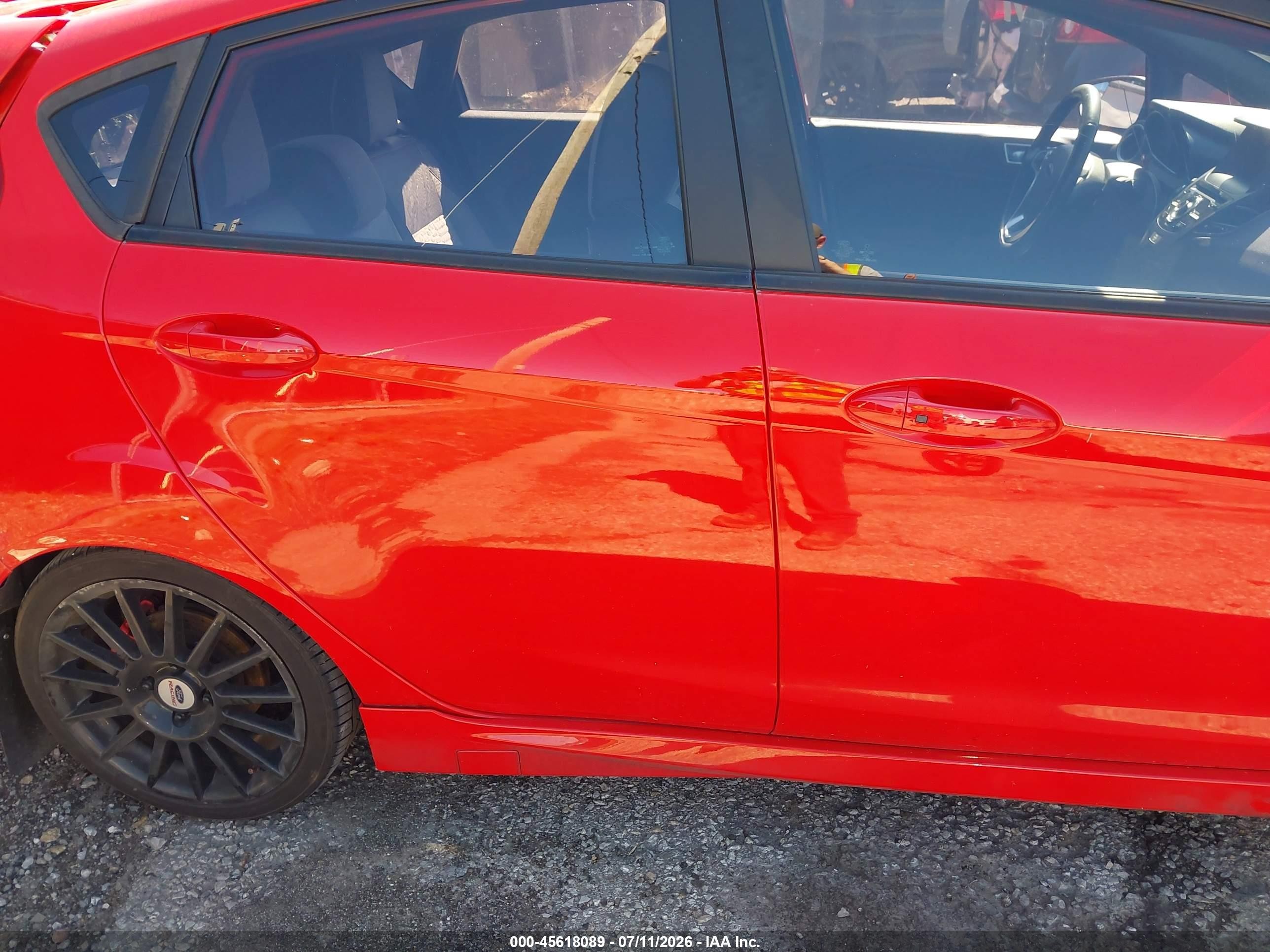 2015 Ford Fiesta St Красный vin: 3FADP4GX2FM213440