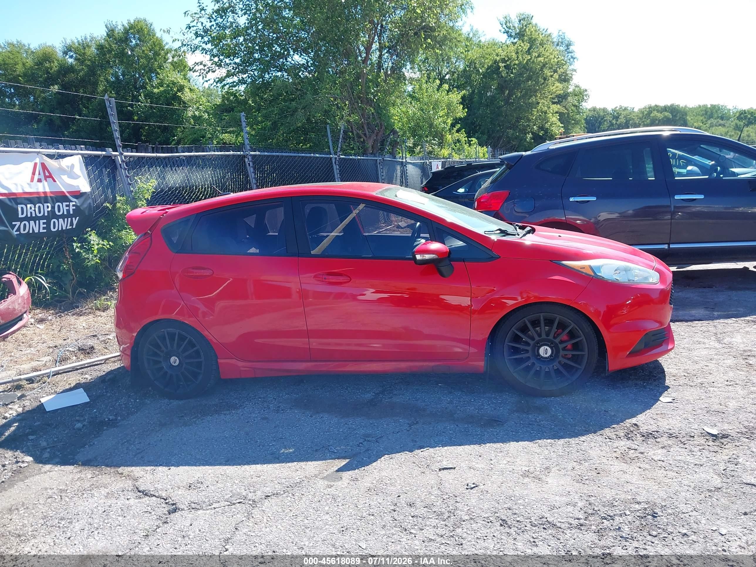 2015 Ford Fiesta St Красный vin: 3FADP4GX2FM213440