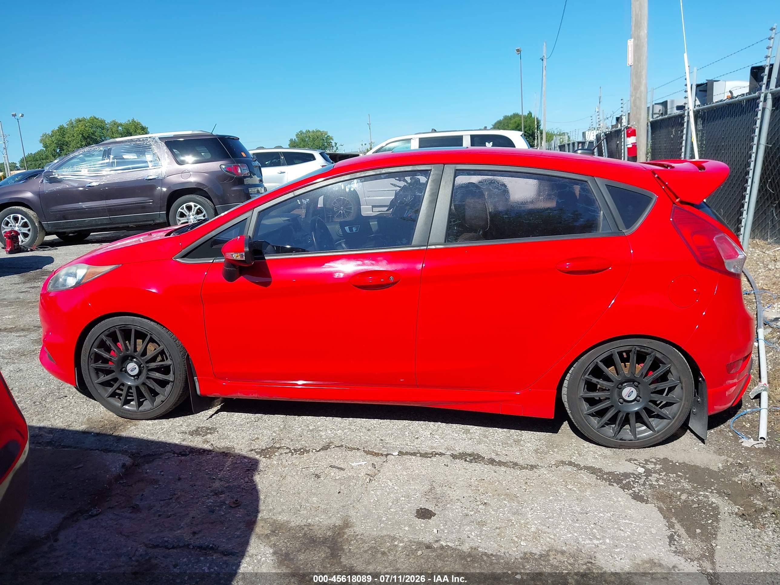 2015 Ford Fiesta St Красный vin: 3FADP4GX2FM213440
