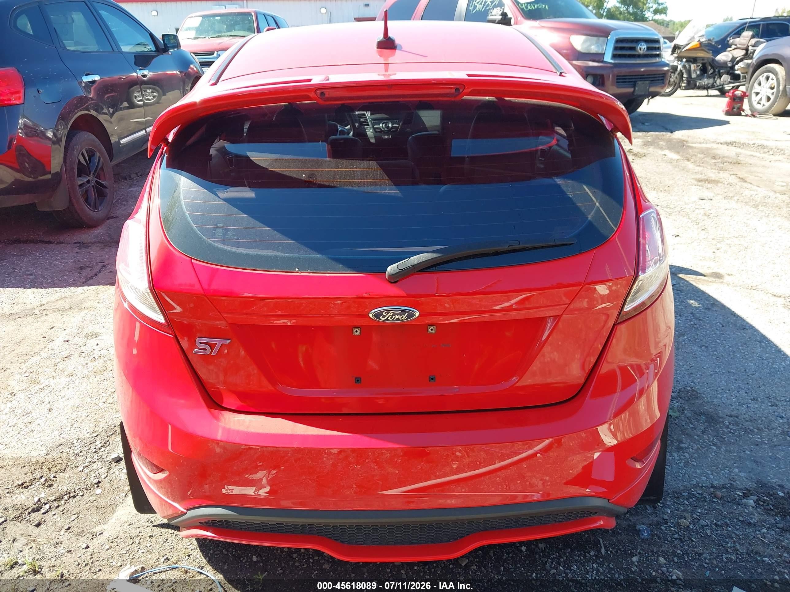 2015 Ford Fiesta St Красный vin: 3FADP4GX2FM213440