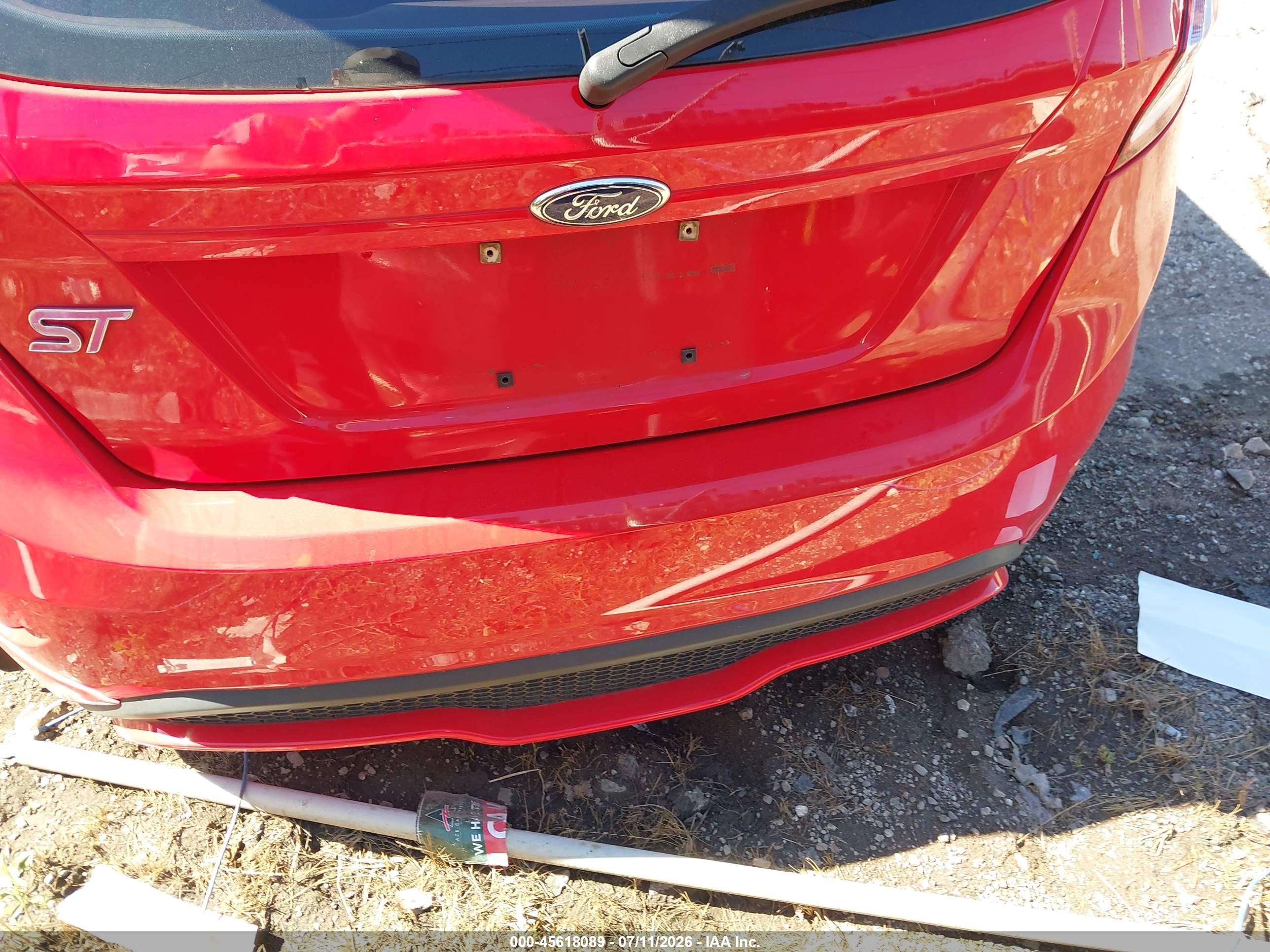 2015 Ford Fiesta St Красный vin: 3FADP4GX2FM213440
