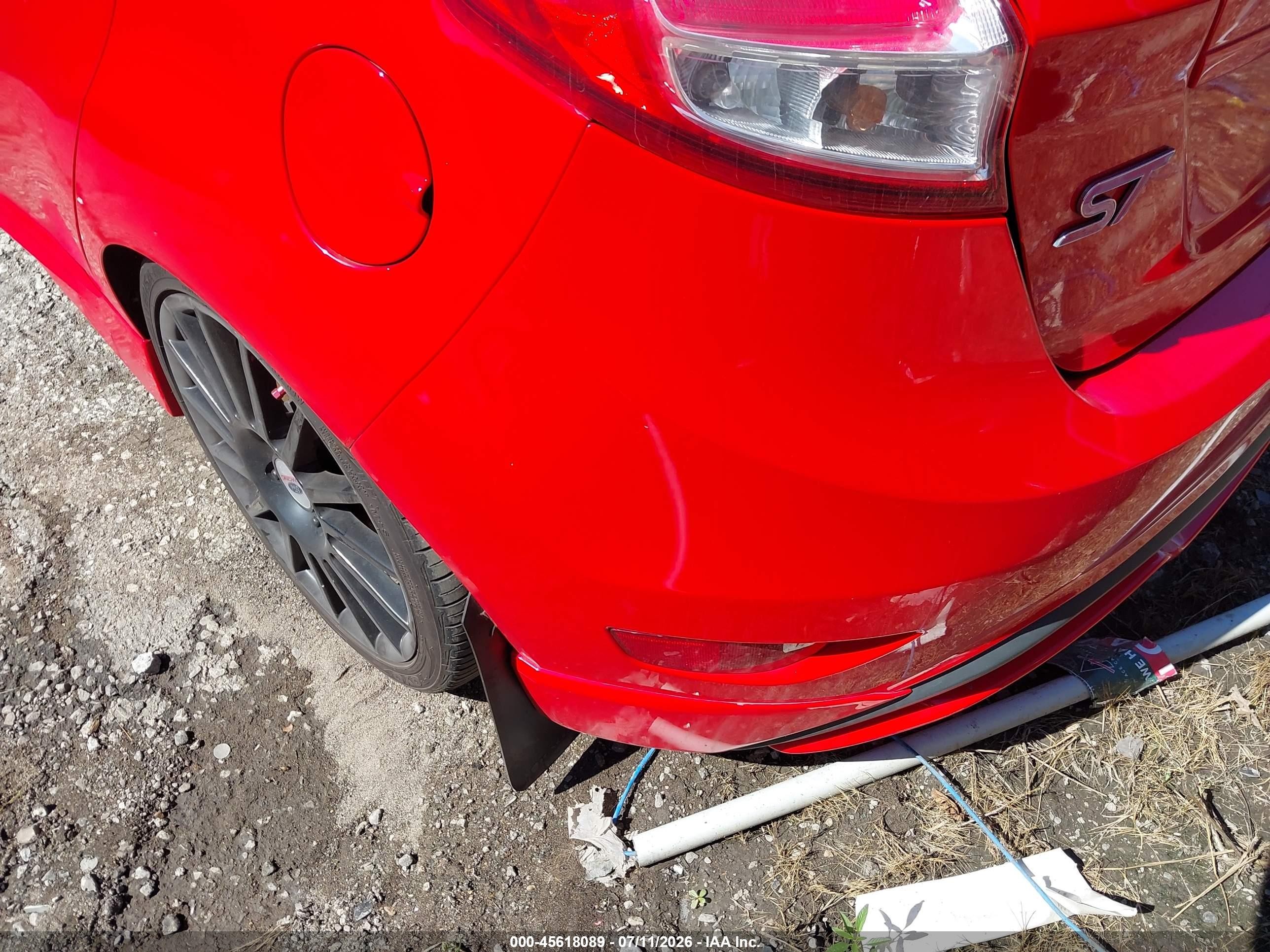 2015 Ford Fiesta St Красный vin: 3FADP4GX2FM213440