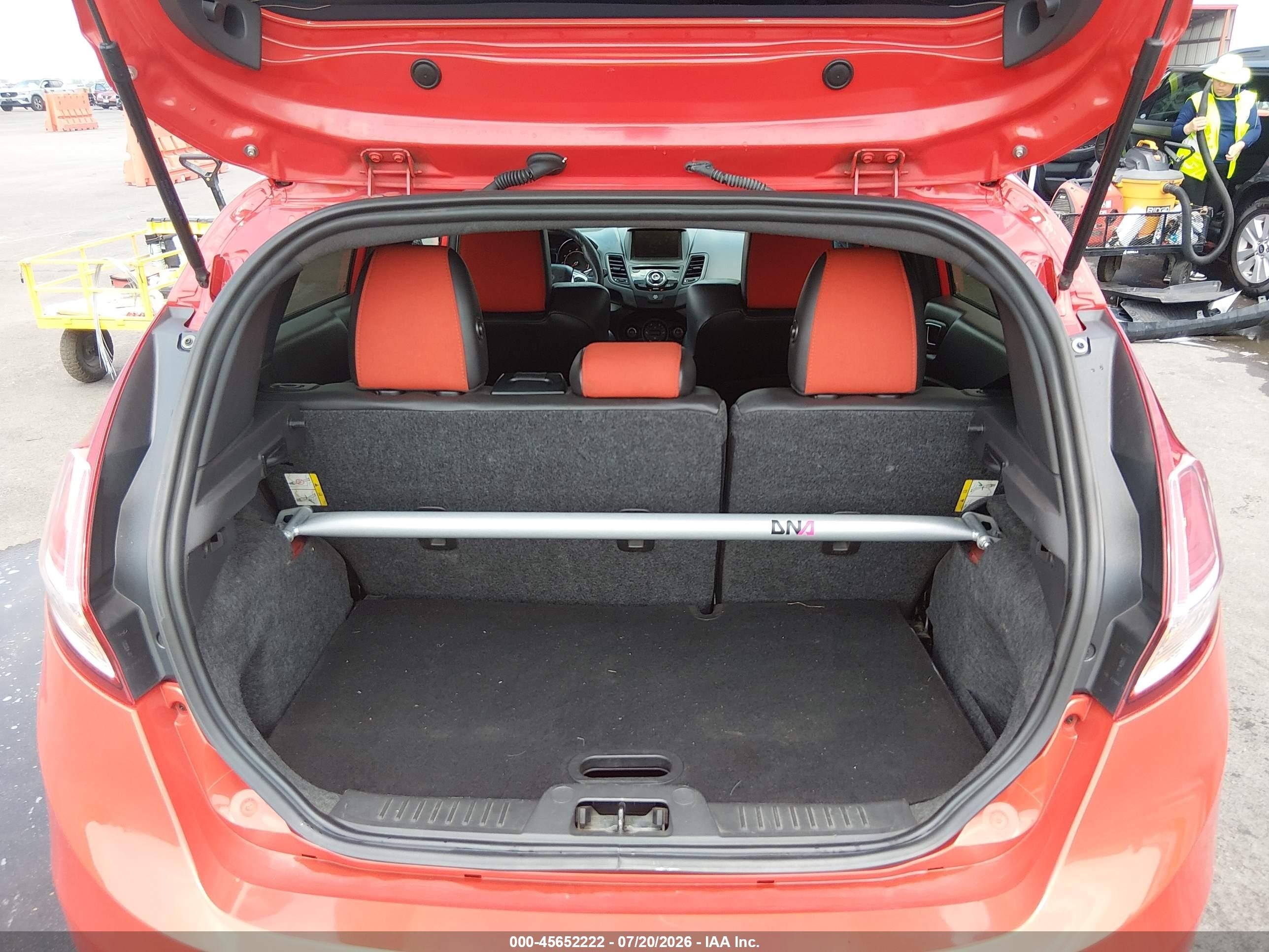 2015 Ford Fiesta St Orange vin: 3FADP4GX2FM224258
