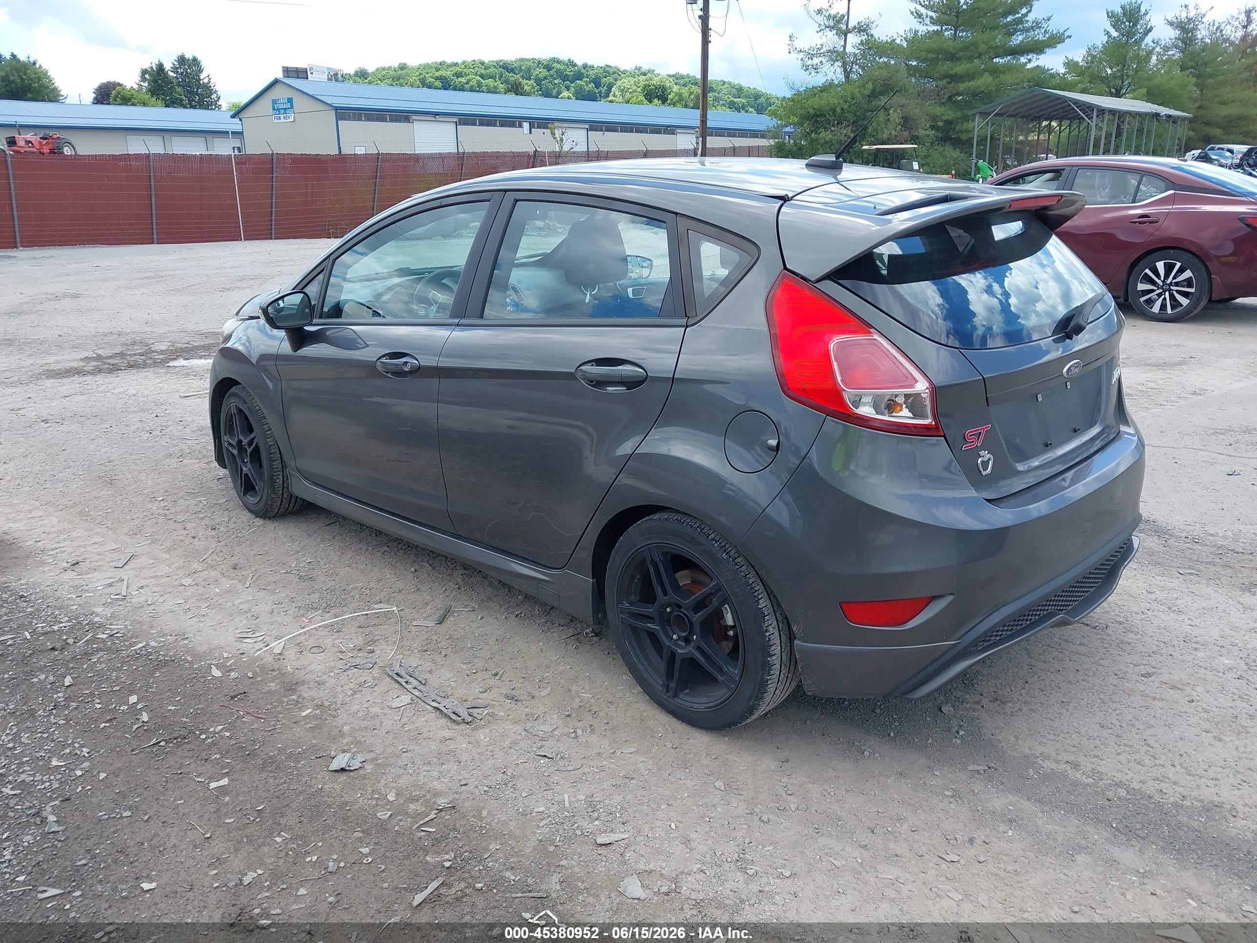 2016 Ford Fiesta St Серый vin: 3FADP4GX2GM155881