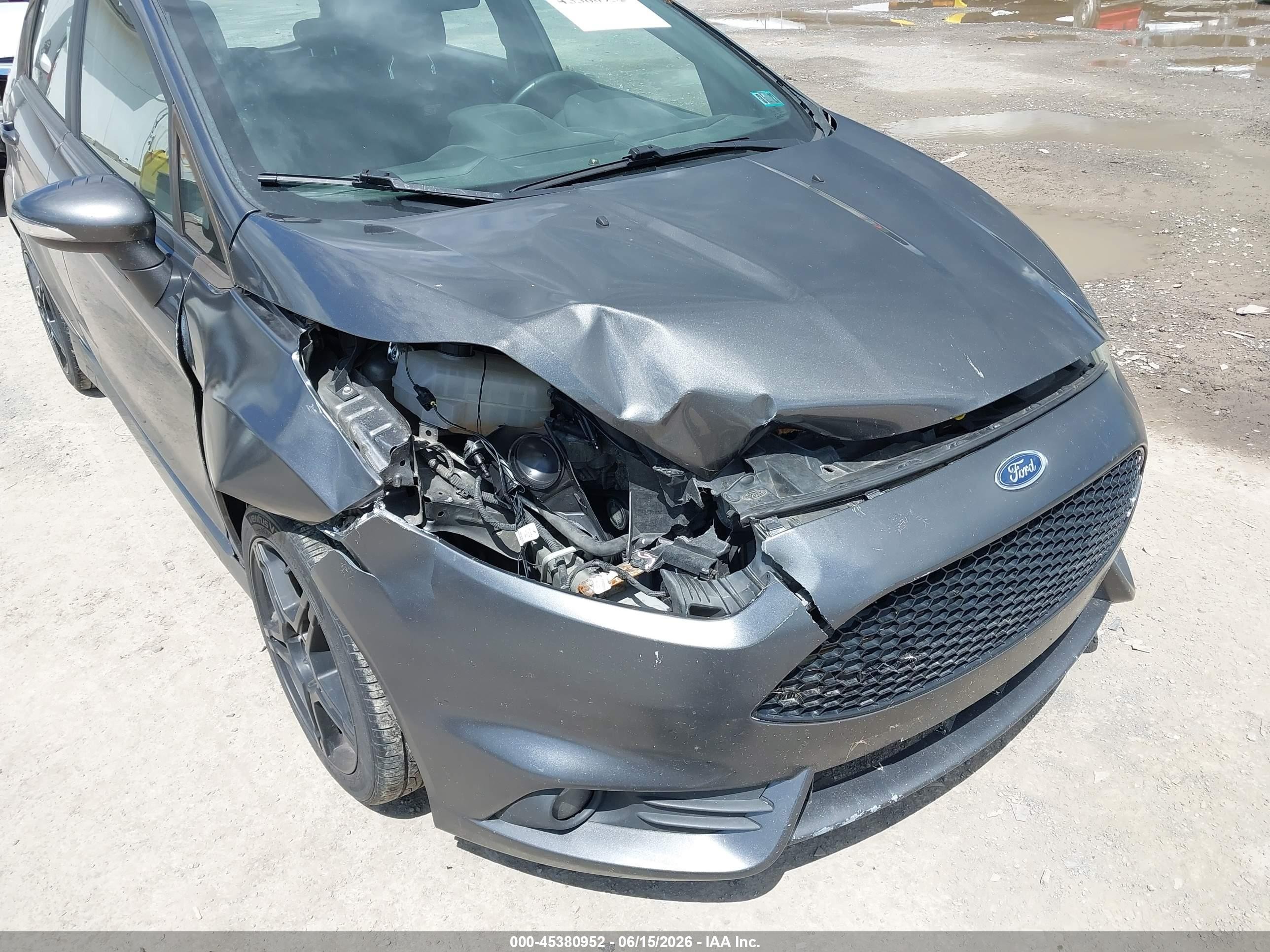 2016 Ford Fiesta St Серый vin: 3FADP4GX2GM155881