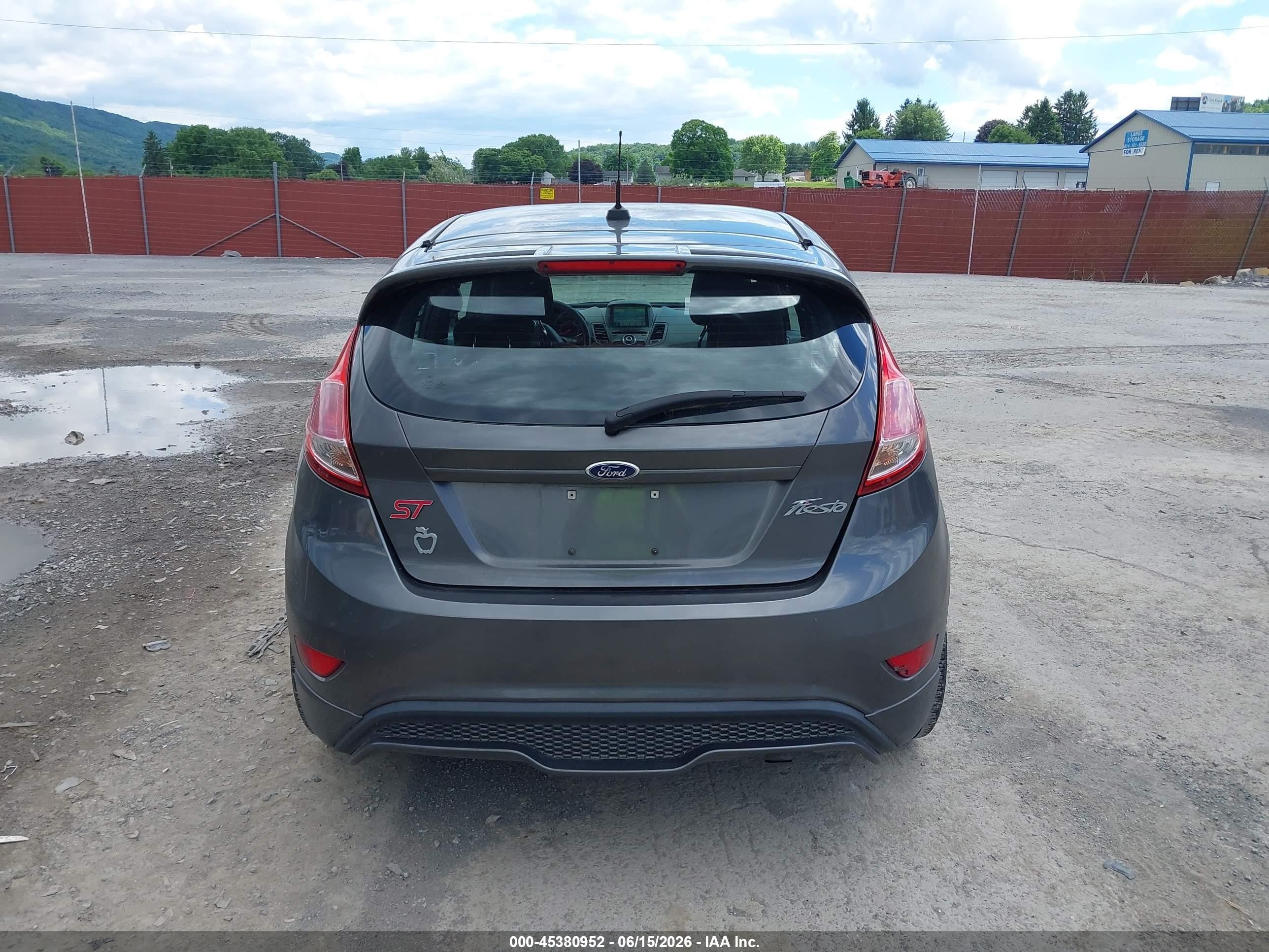 2016 Ford Fiesta St Серый vin: 3FADP4GX2GM155881