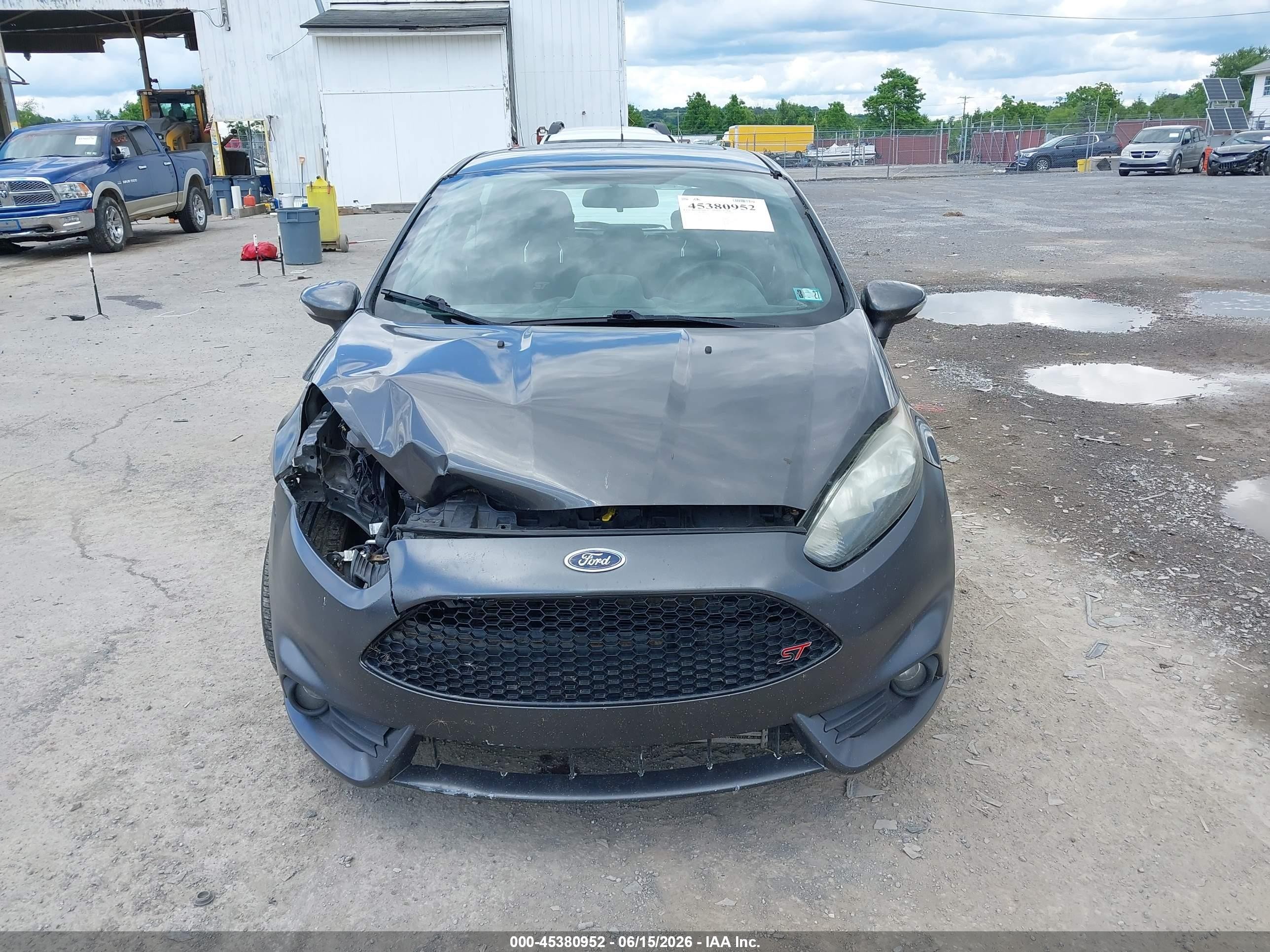 2016 Ford Fiesta St Серый vin: 3FADP4GX2GM155881