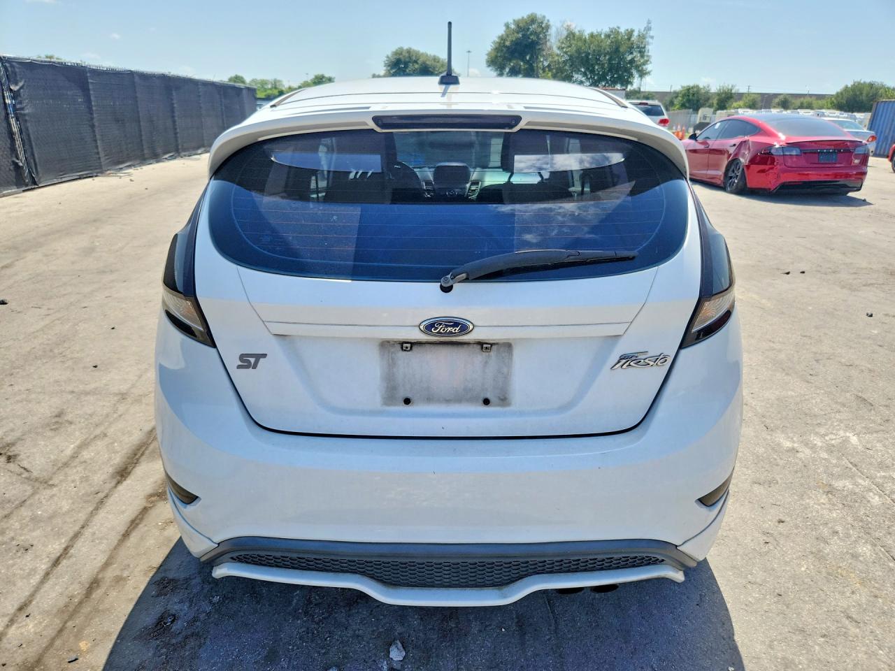 2014 Ford Fiesta St Белый vin: 3FADP4GXXEM236401