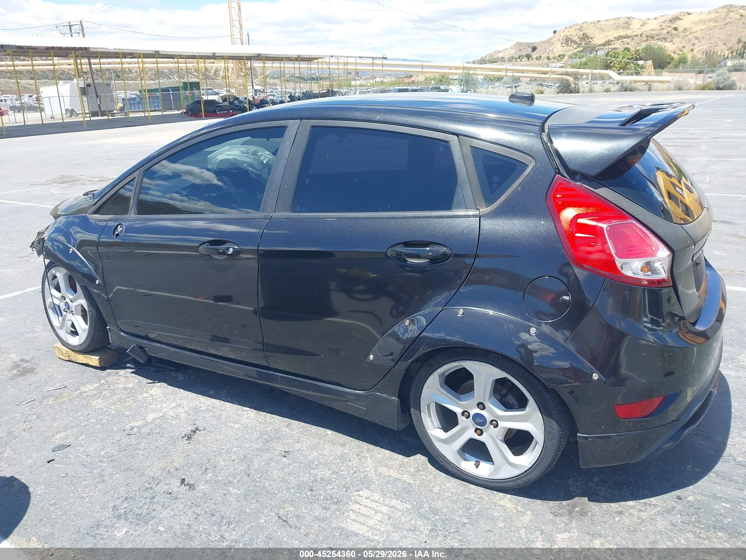 2015 Ford Fiesta St Black vin: 3FADP4GXXFM225240