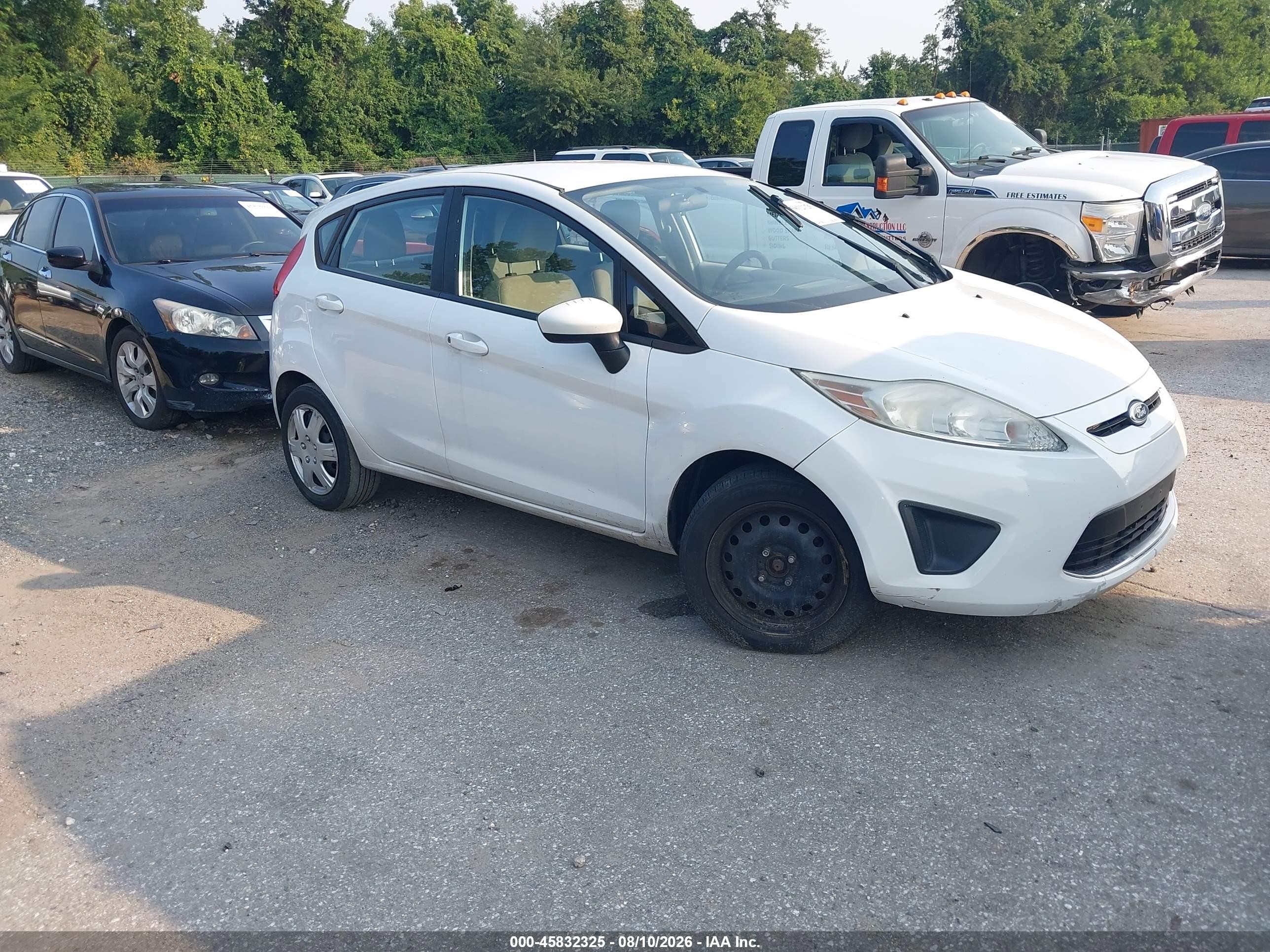 2013 Ford Fiesta S White vin: 3FADP4TJ1DM215419