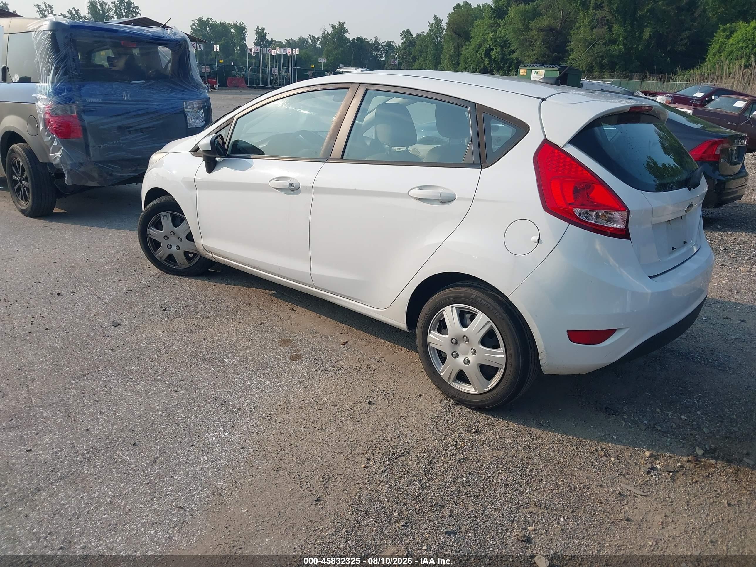 2013 Ford Fiesta S White vin: 3FADP4TJ1DM215419