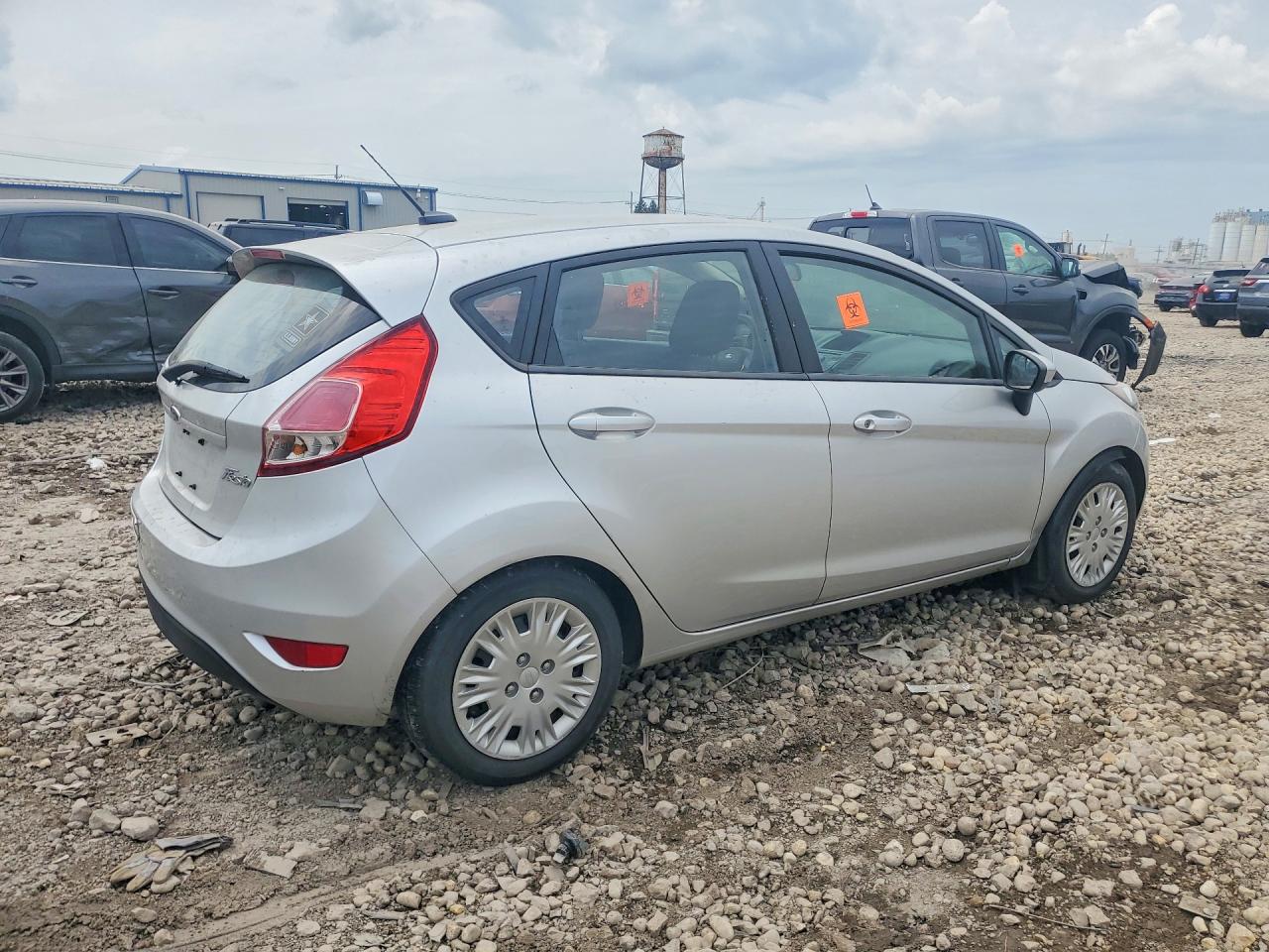 2014 Ford Fiesta S Silver vin: 3FADP4TJ1EM226342