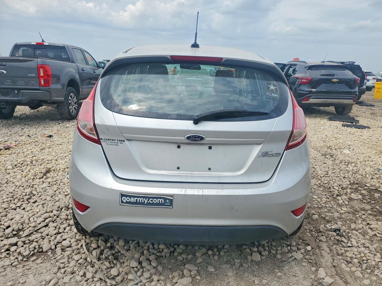 2014 Ford Fiesta S Silver vin: 3FADP4TJ1EM226342