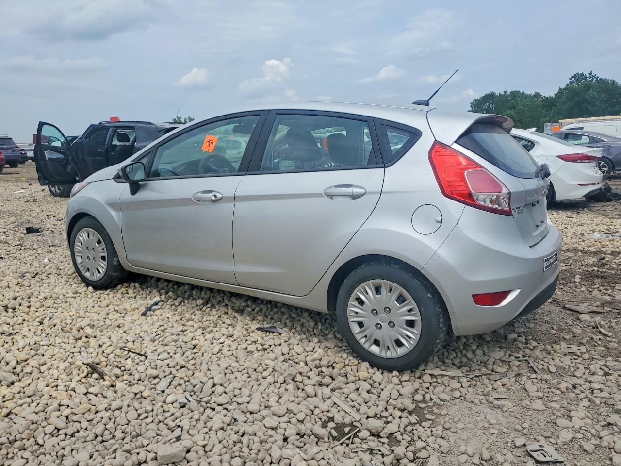 2014 Ford Fiesta S Silver vin: 3FADP4TJ1EM226342