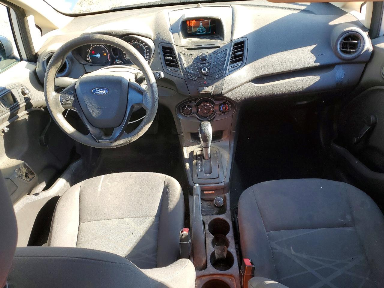 2015 Ford Fiesta S Серебряный vin: 3FADP4TJ1FM145505