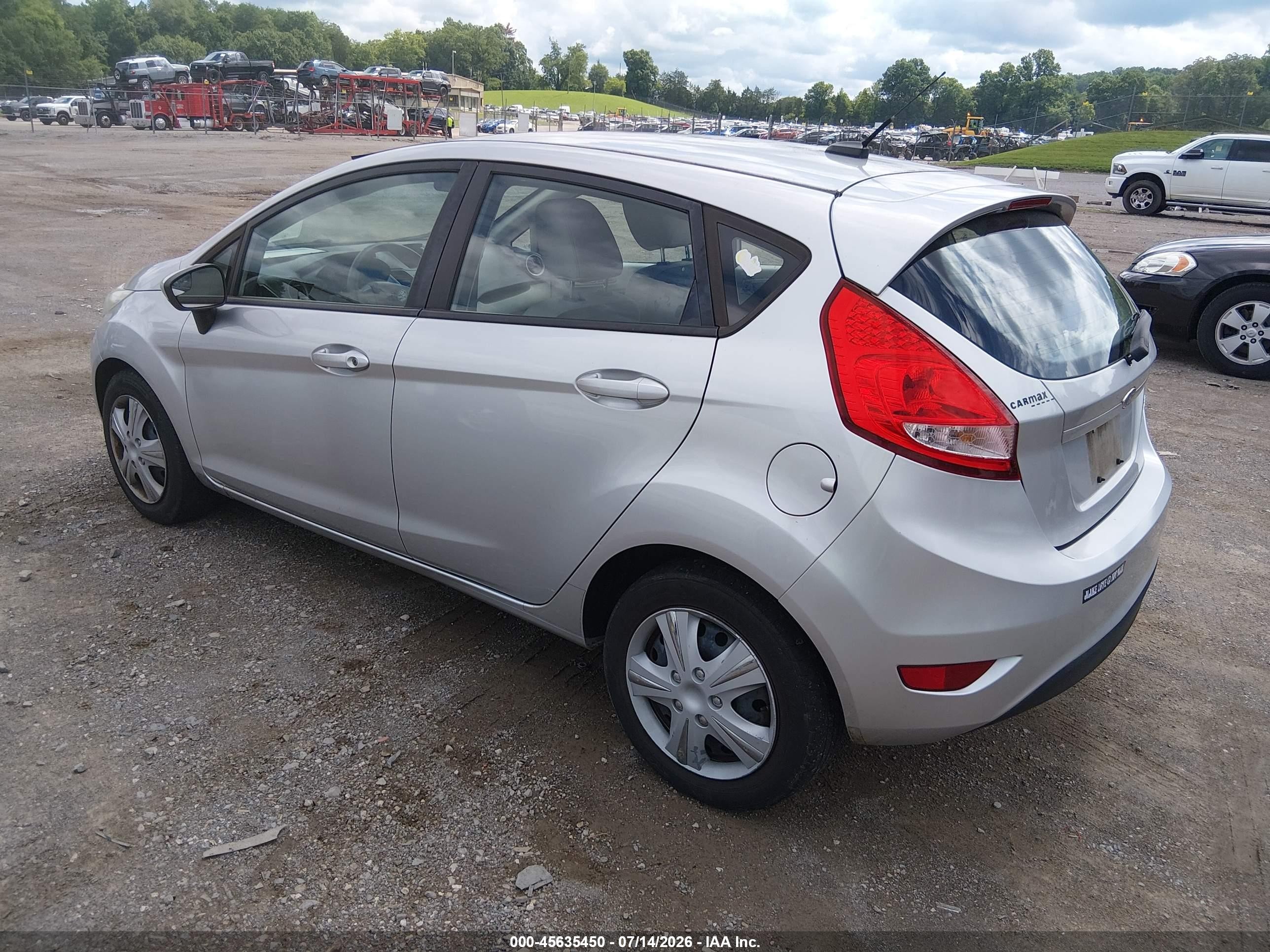 2013 Ford Fiesta S Silver vin: 3FADP4TJ2DM203215