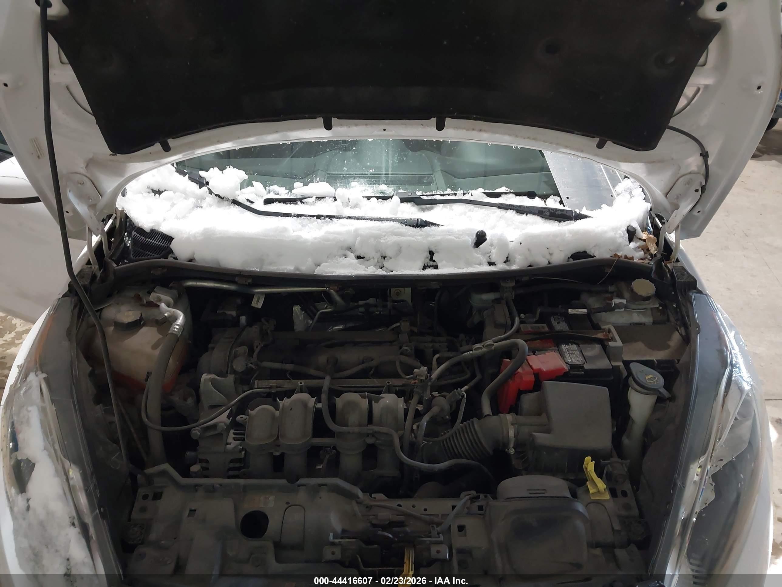 2014 Ford Fiesta S White vin: 3FADP4TJ2EM221327
