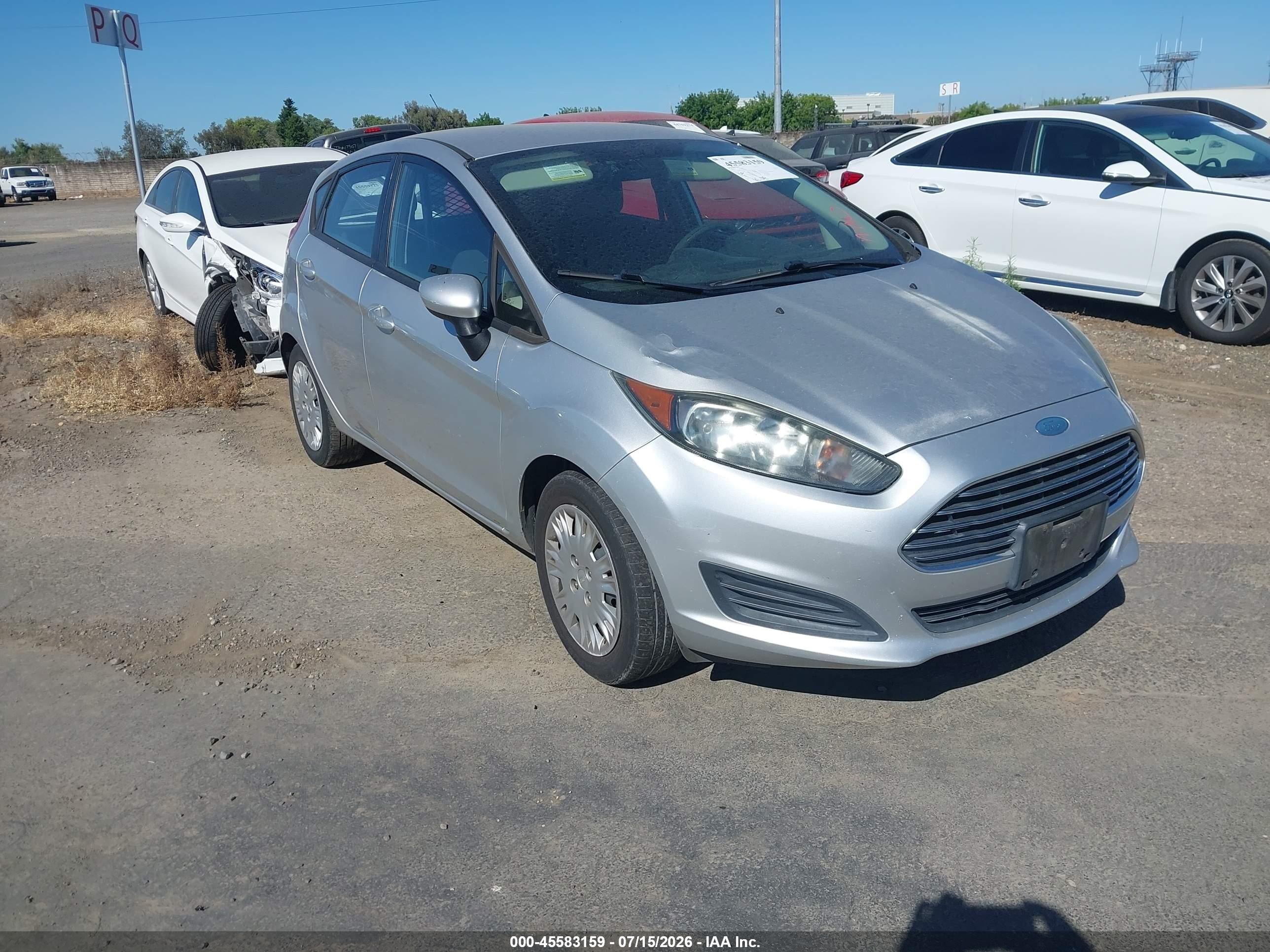 2015 Ford Fiesta S Silver vin: 3FADP4TJ2FM107801