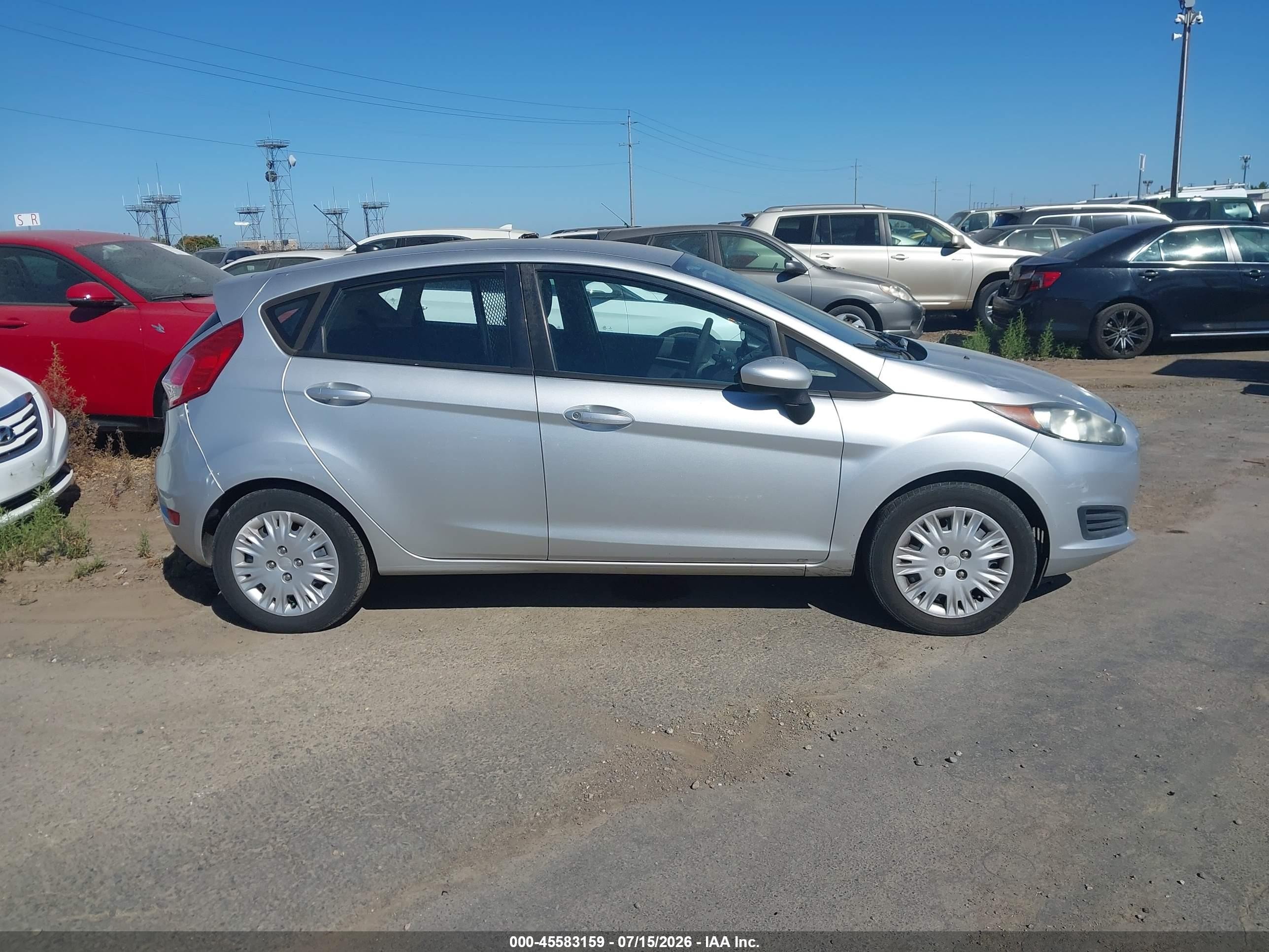 2015 Ford Fiesta S Silver vin: 3FADP4TJ2FM107801