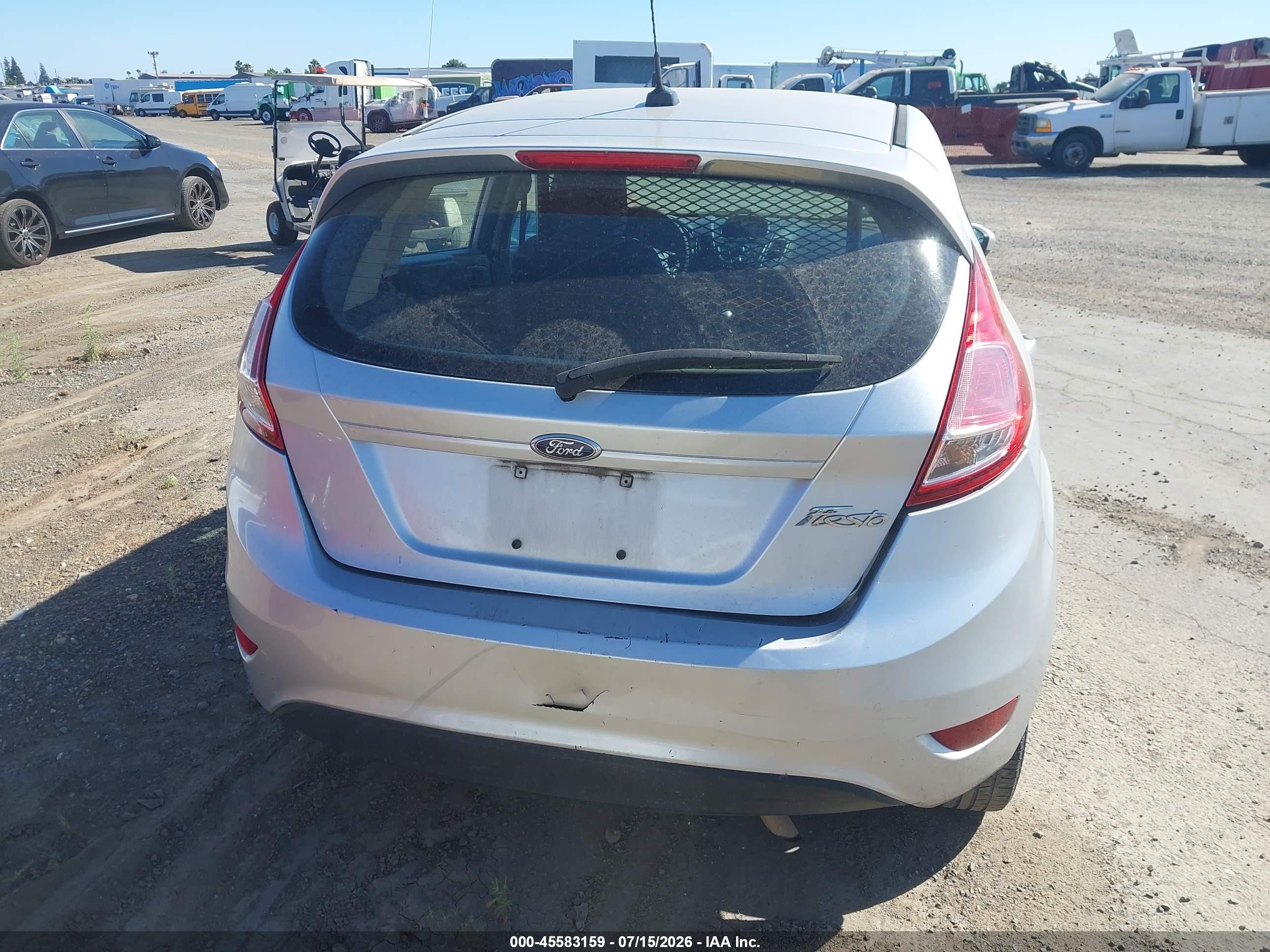 2015 Ford Fiesta S Silver vin: 3FADP4TJ2FM107801