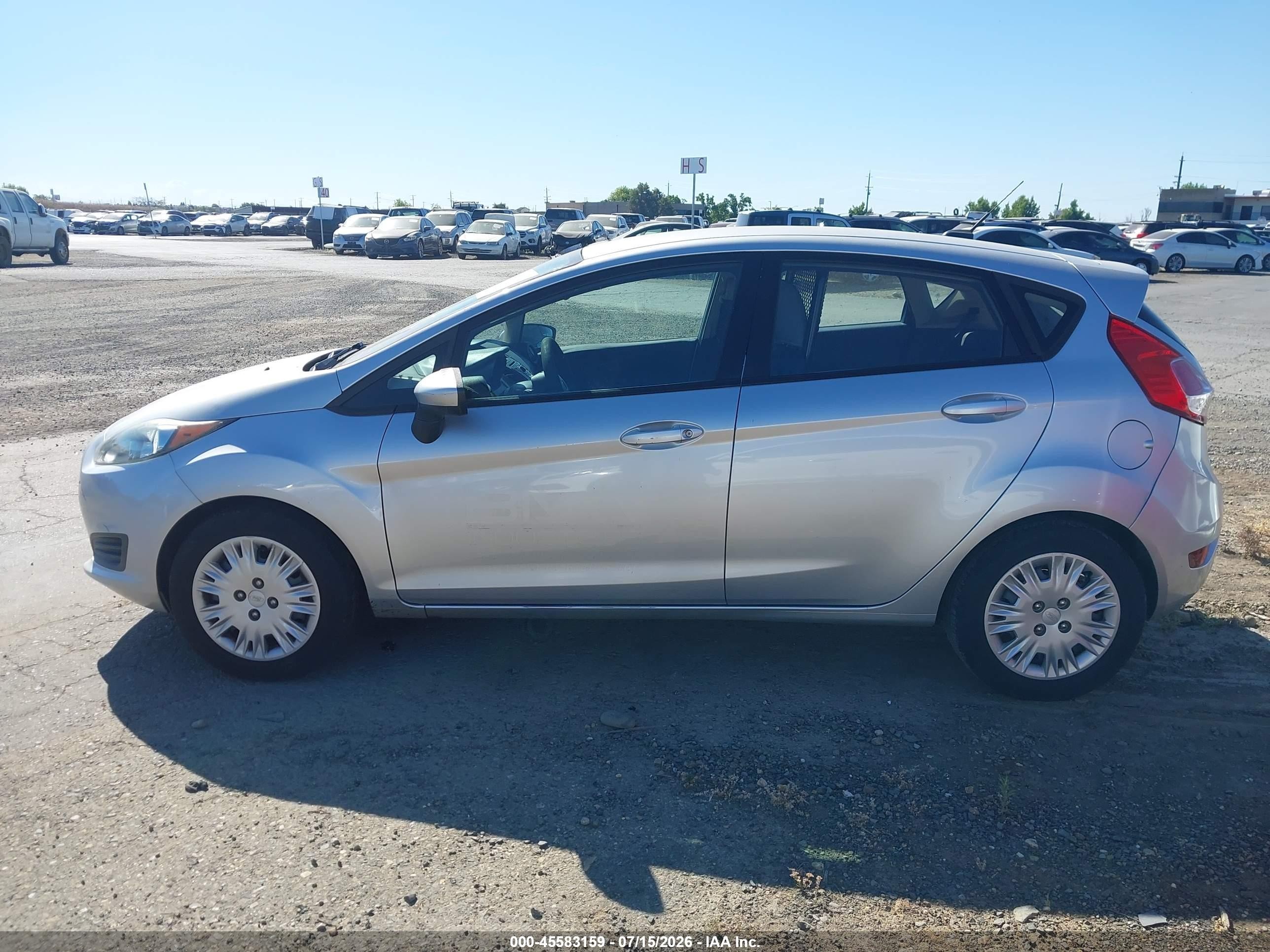 2015 Ford Fiesta S Silver vin: 3FADP4TJ2FM107801