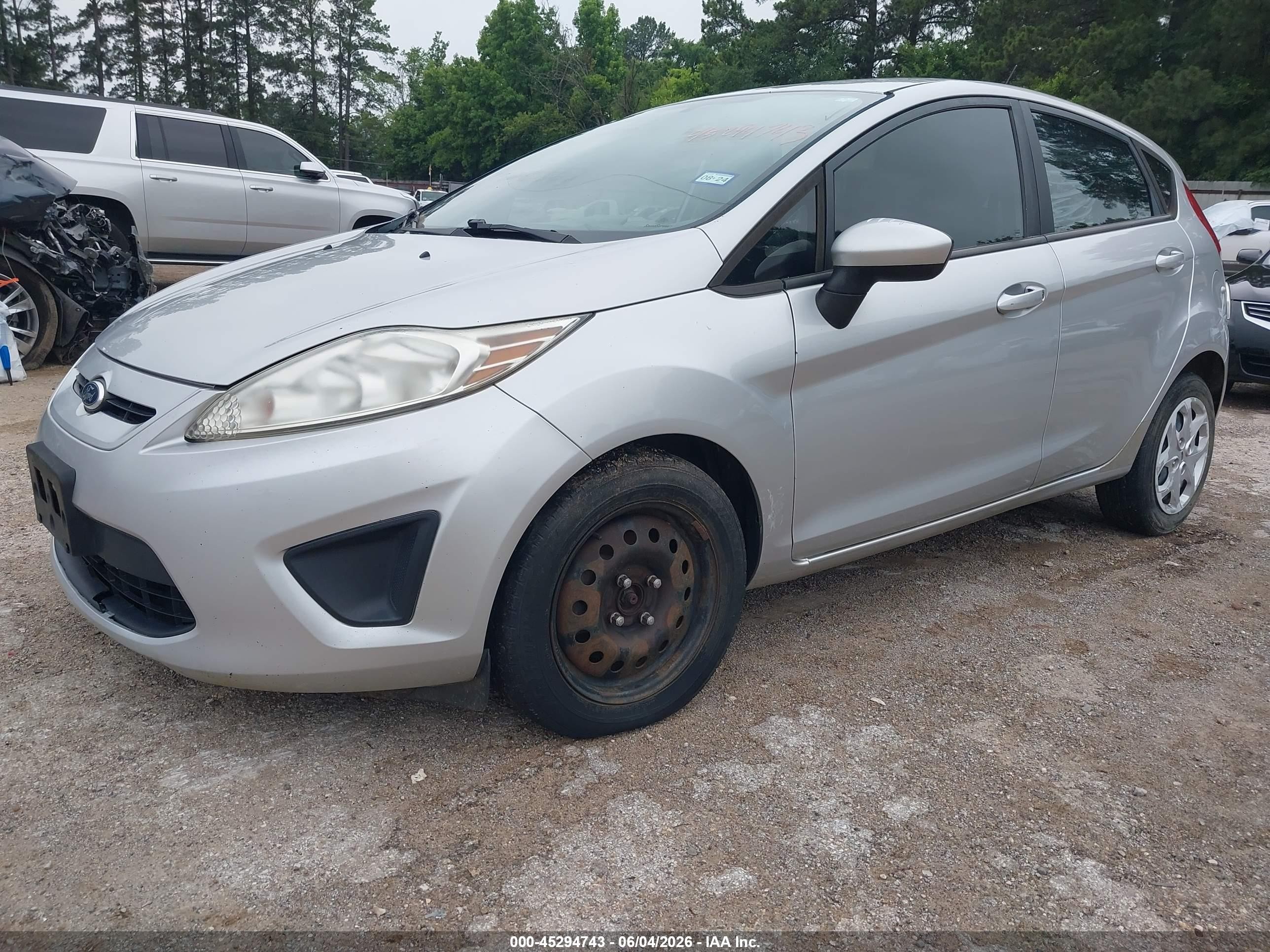 2013 Ford Fiesta S Silver vin: 3FADP4TJ3DM155949