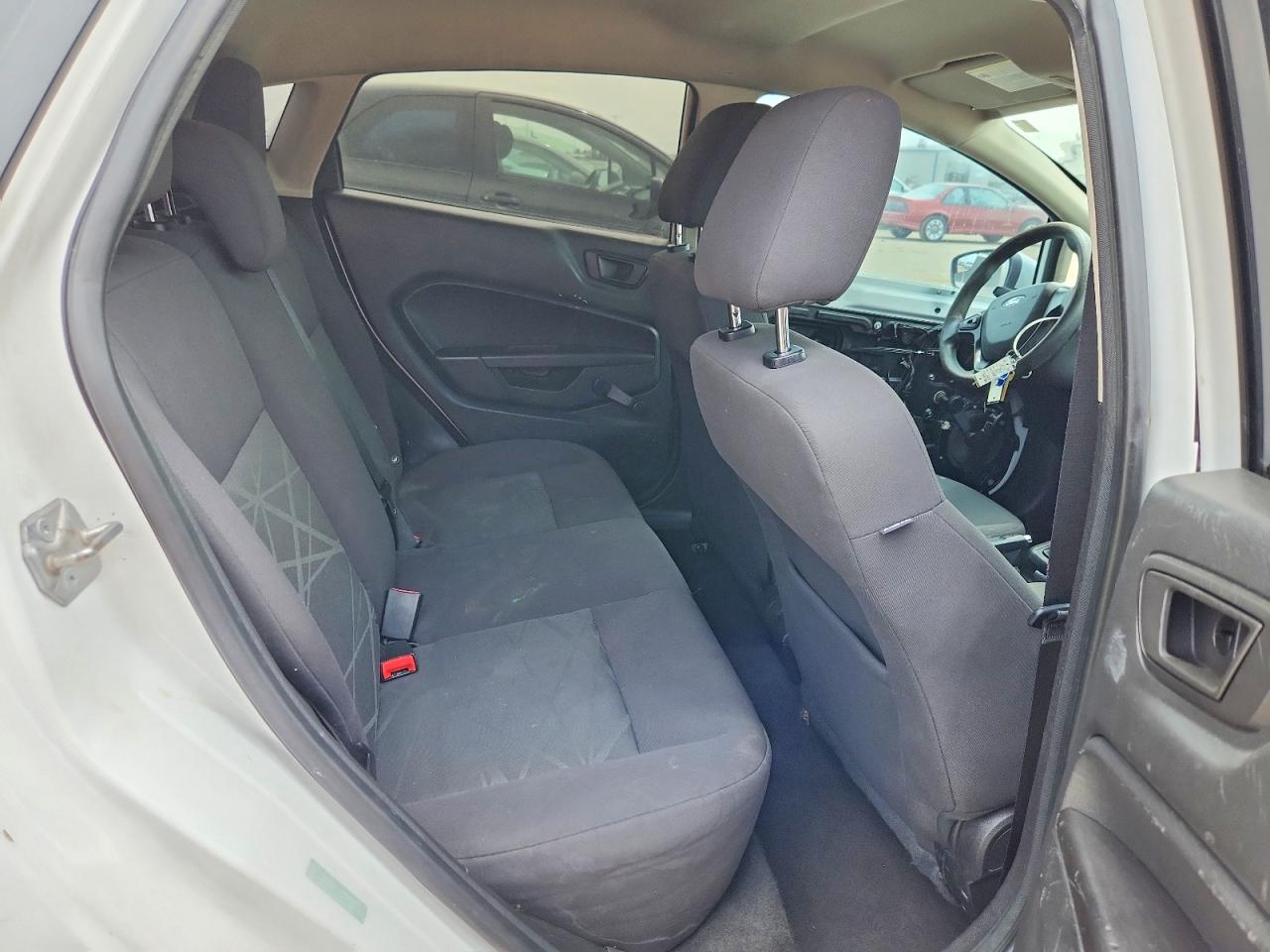 2014 Ford Fiesta S White vin: 3FADP4TJ3EM189715
