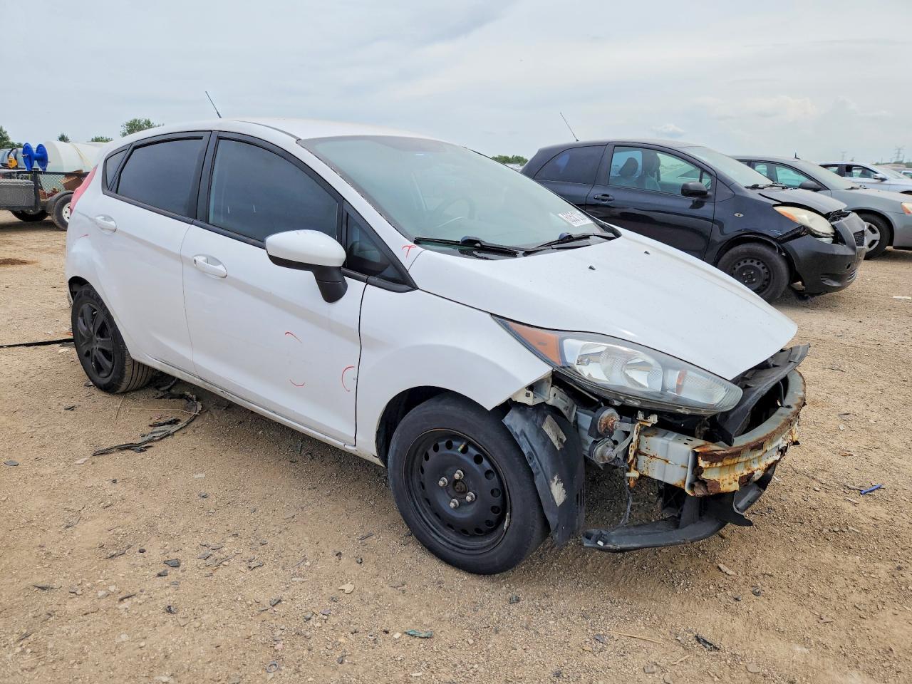 2014 Ford Fiesta S White vin: 3FADP4TJ3EM189715