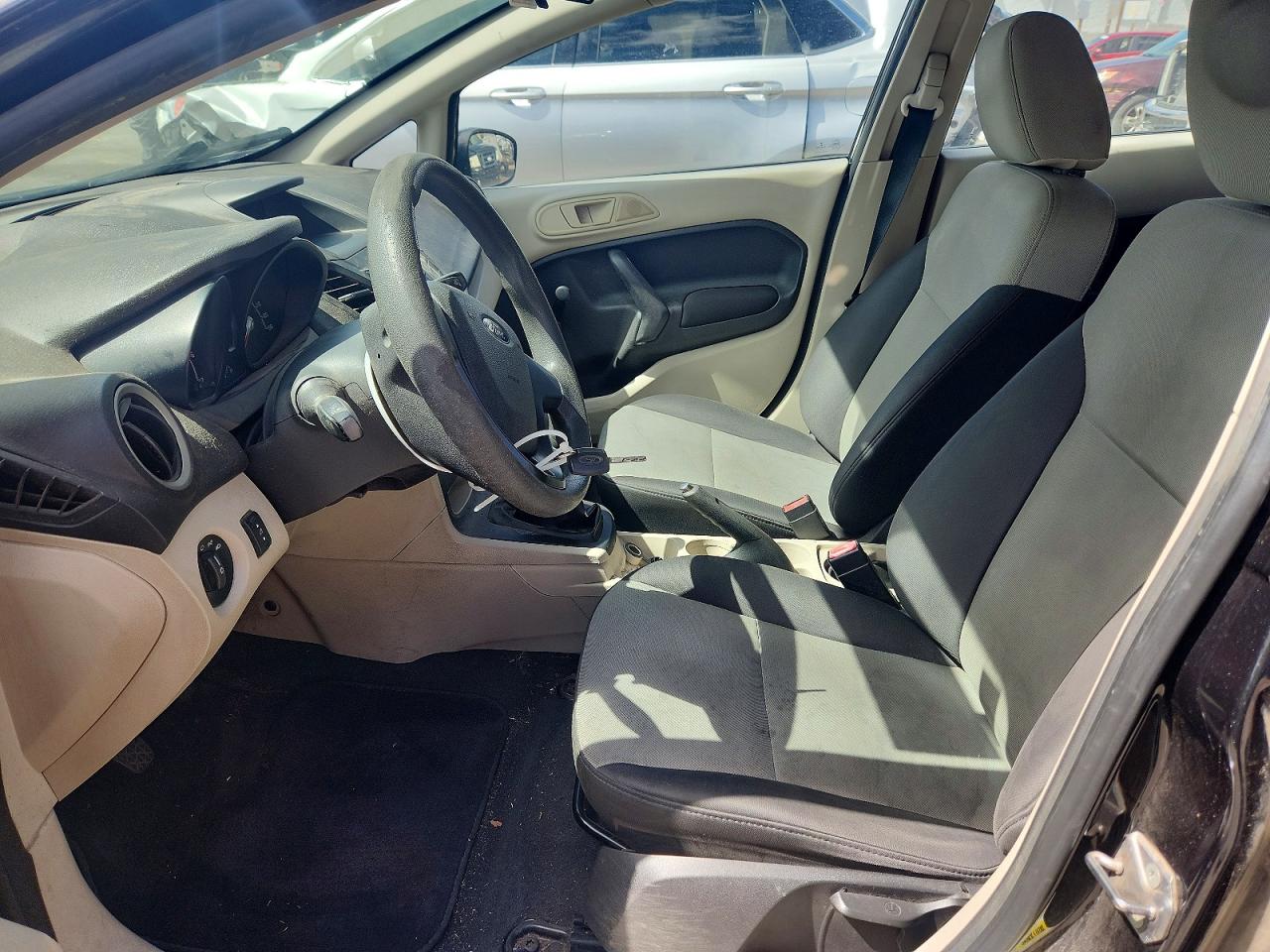 2013 Ford Fiesta S Черный vin: 3FADP4TJ8DM199087