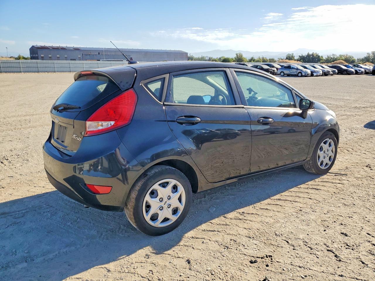 2013 Ford Fiesta S Угольный vin: 3FADP4TJ8DM226580