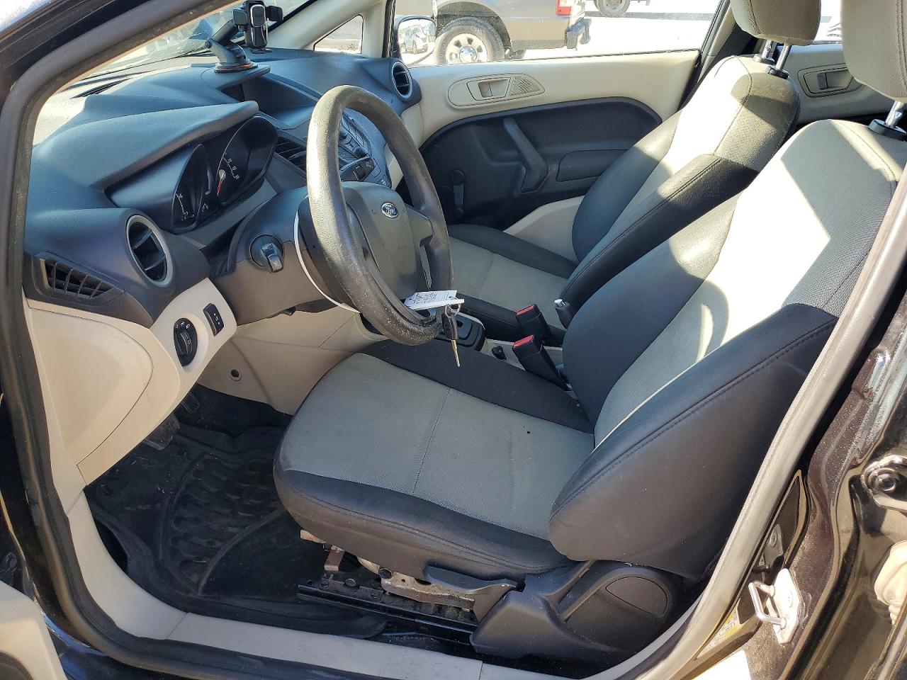2013 Ford Fiesta S Угольный vin: 3FADP4TJ8DM226580