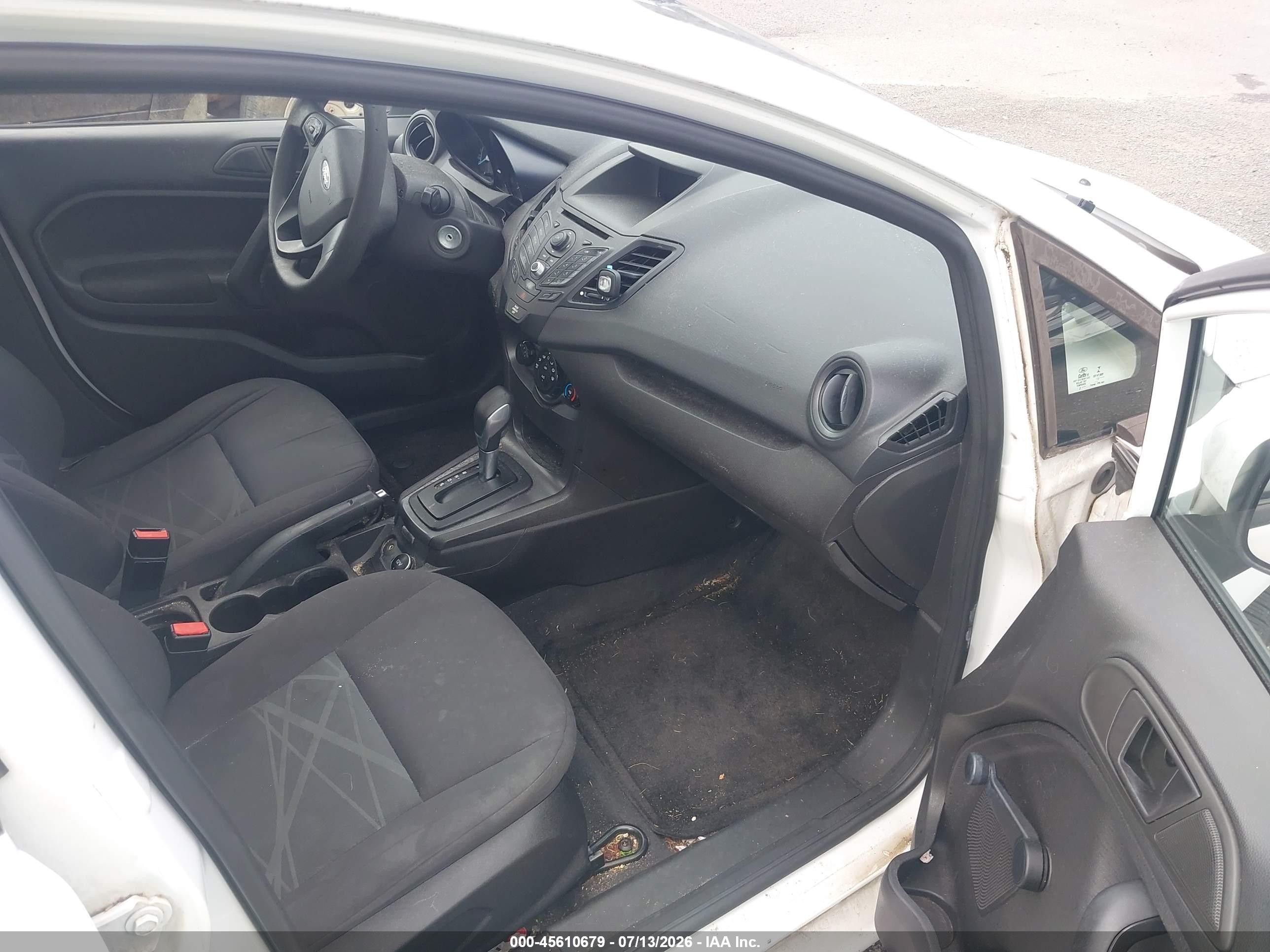 2014 Ford Fiesta S Белый vin: 3FADP4TJ8EM147945