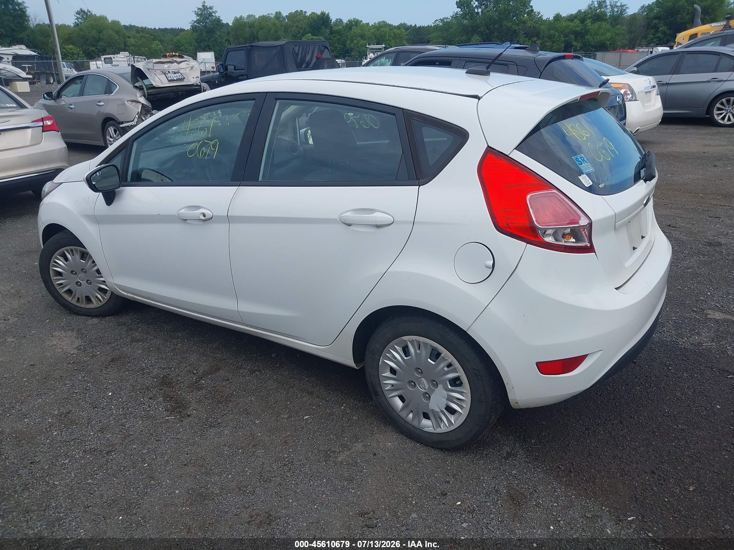2014 Ford Fiesta S Белый vin: 3FADP4TJ8EM147945