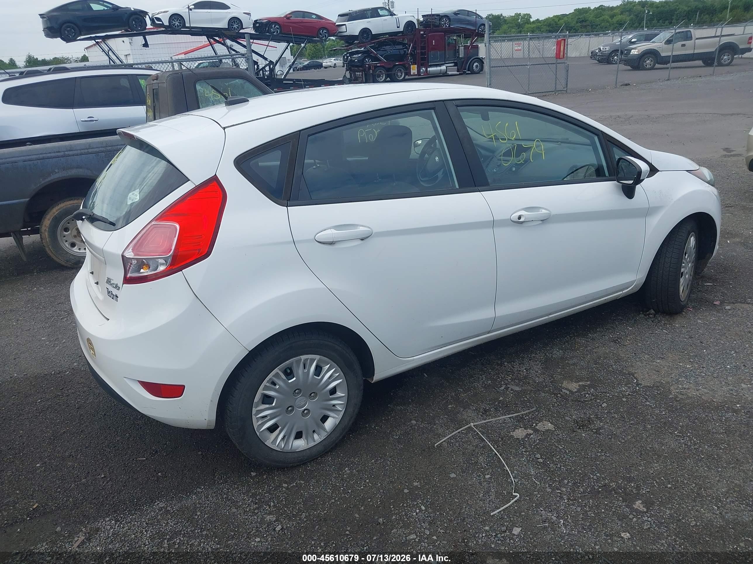 2014 Ford Fiesta S Белый vin: 3FADP4TJ8EM147945