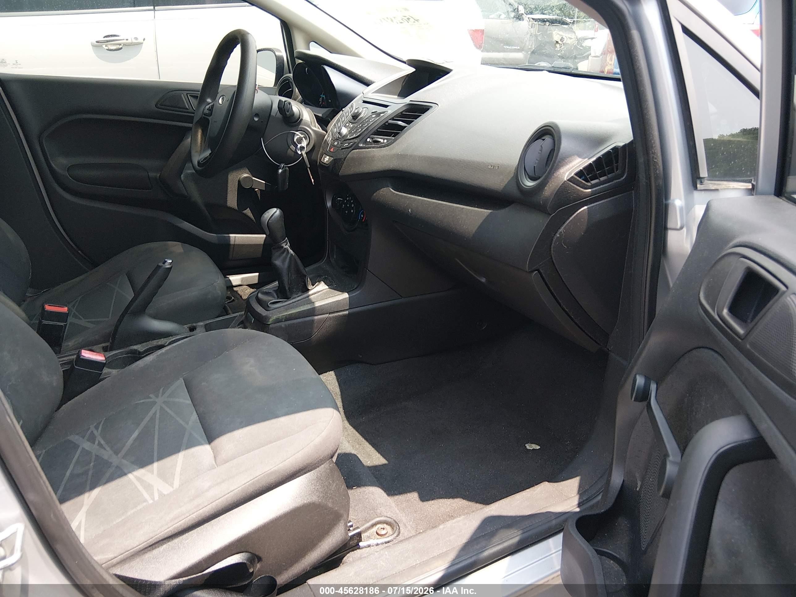 2014 Ford Fiesta S Silver vin: 3FADP4TJ8EM148173