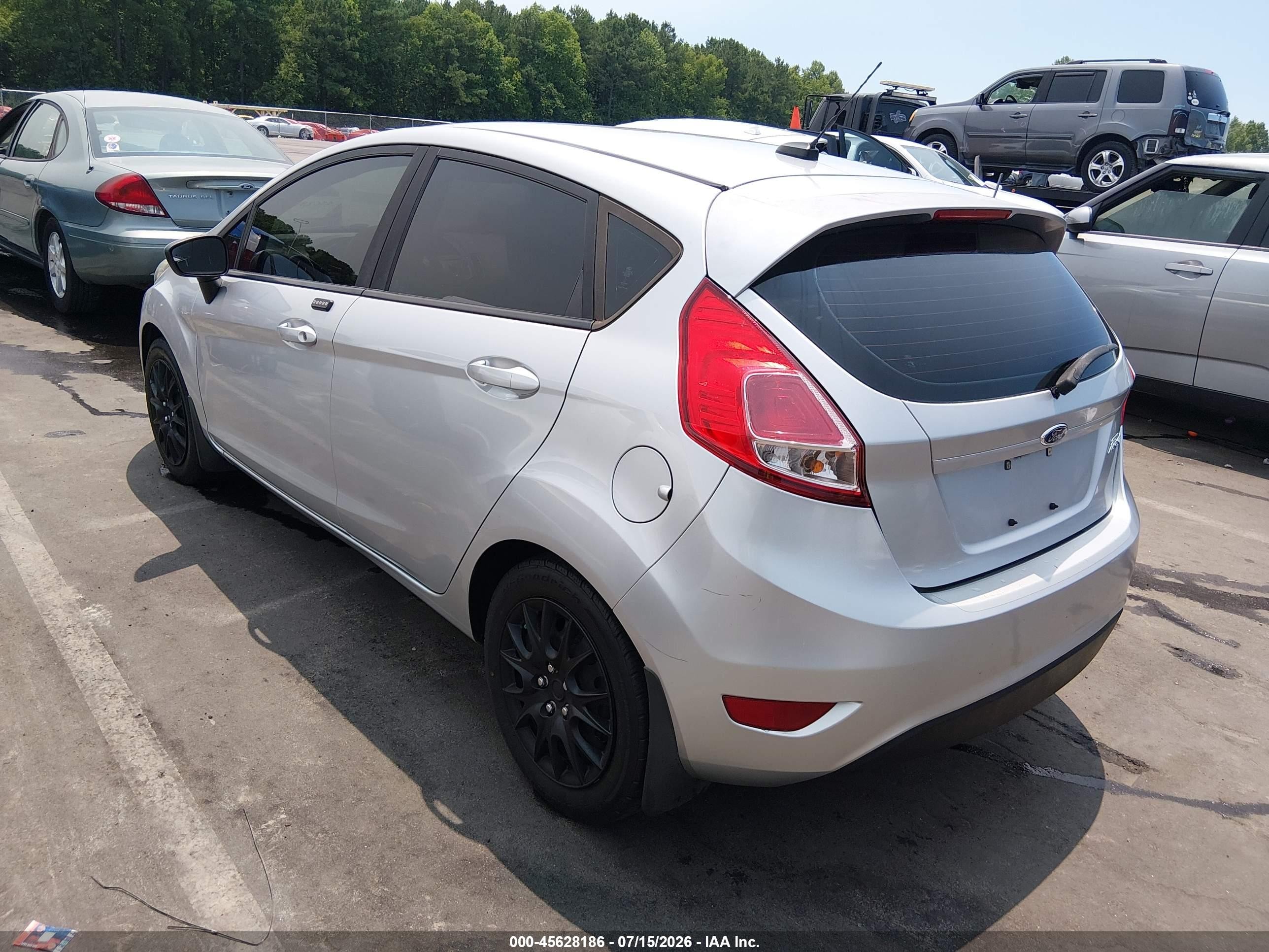 2014 Ford Fiesta S Silver vin: 3FADP4TJ8EM148173